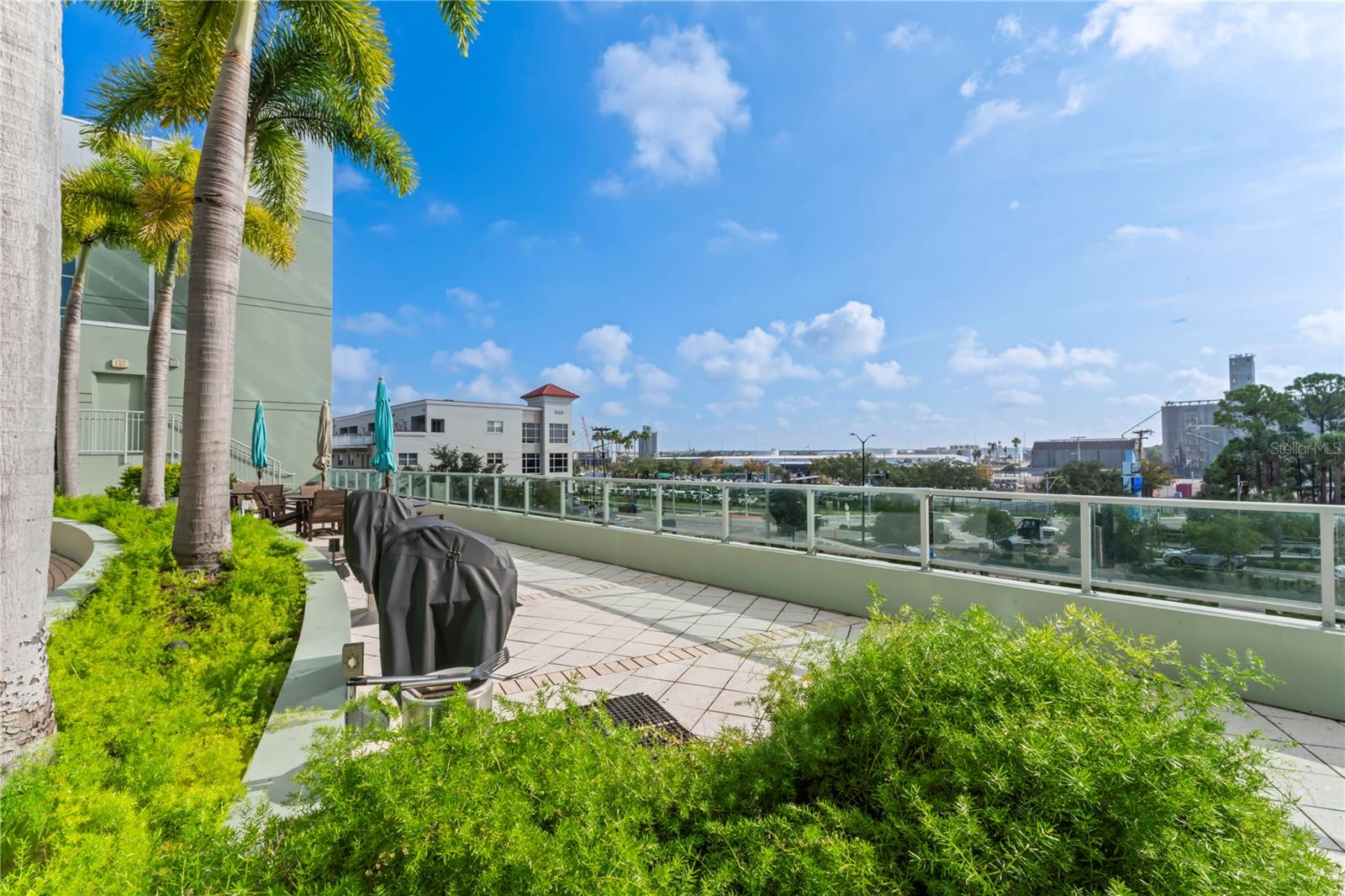 912 CHANNELSIDE DR #2607