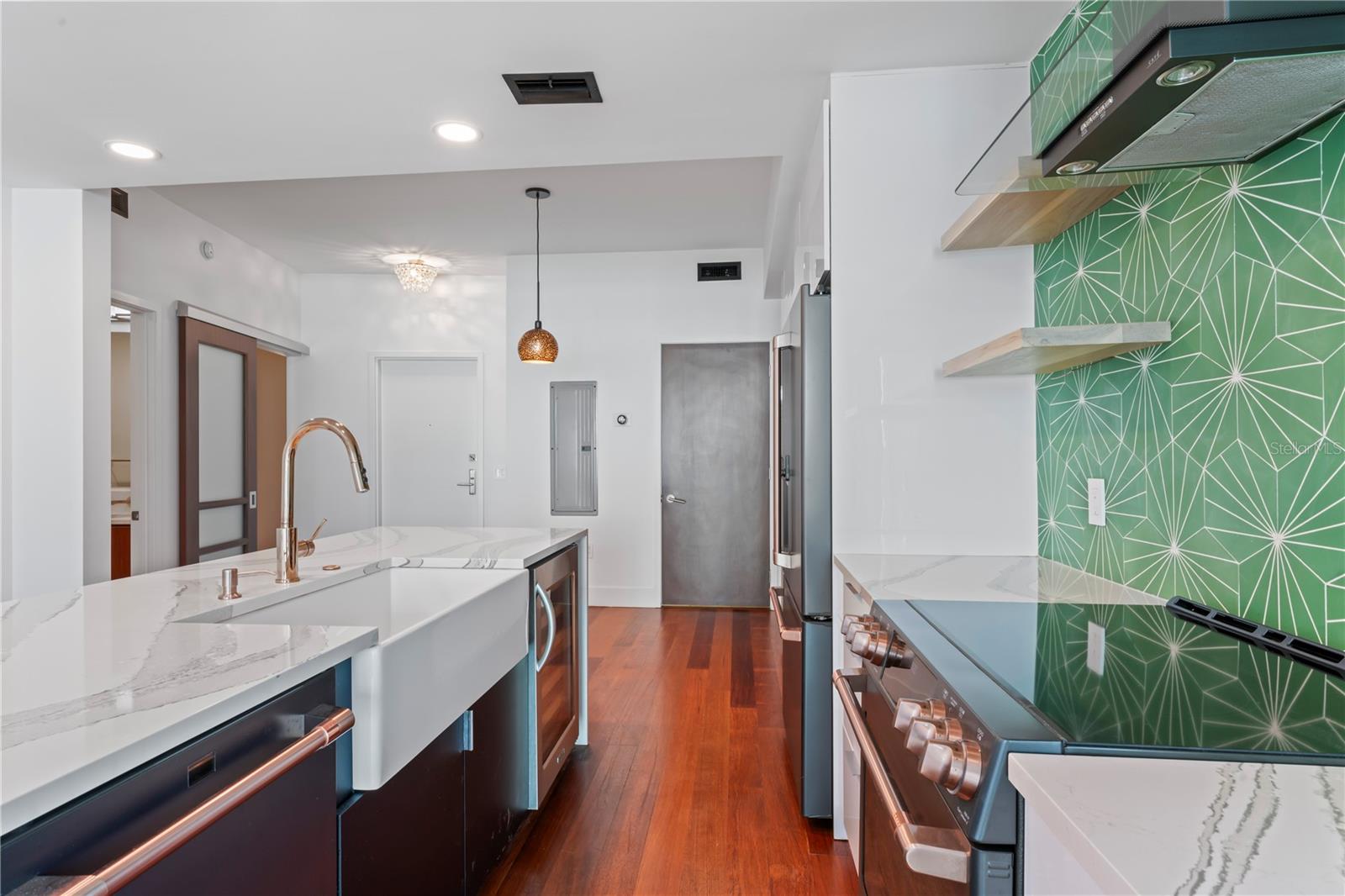 912 CHANNELSIDE DR #2607
