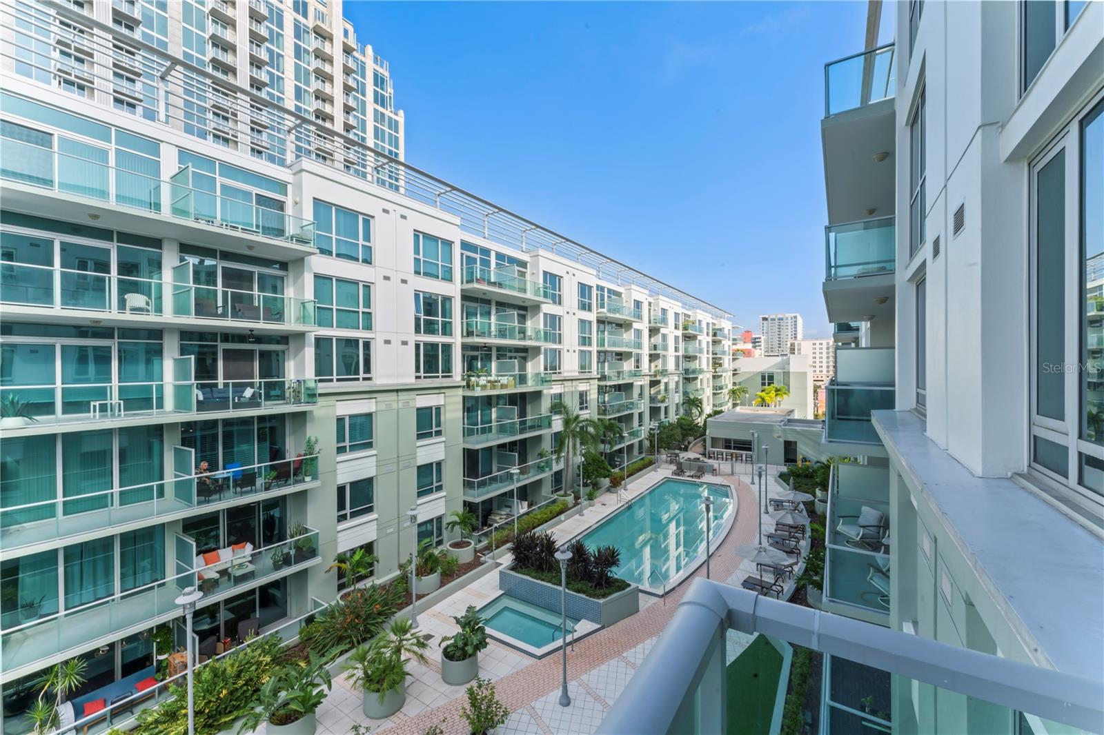 912 CHANNELSIDE DR #2607