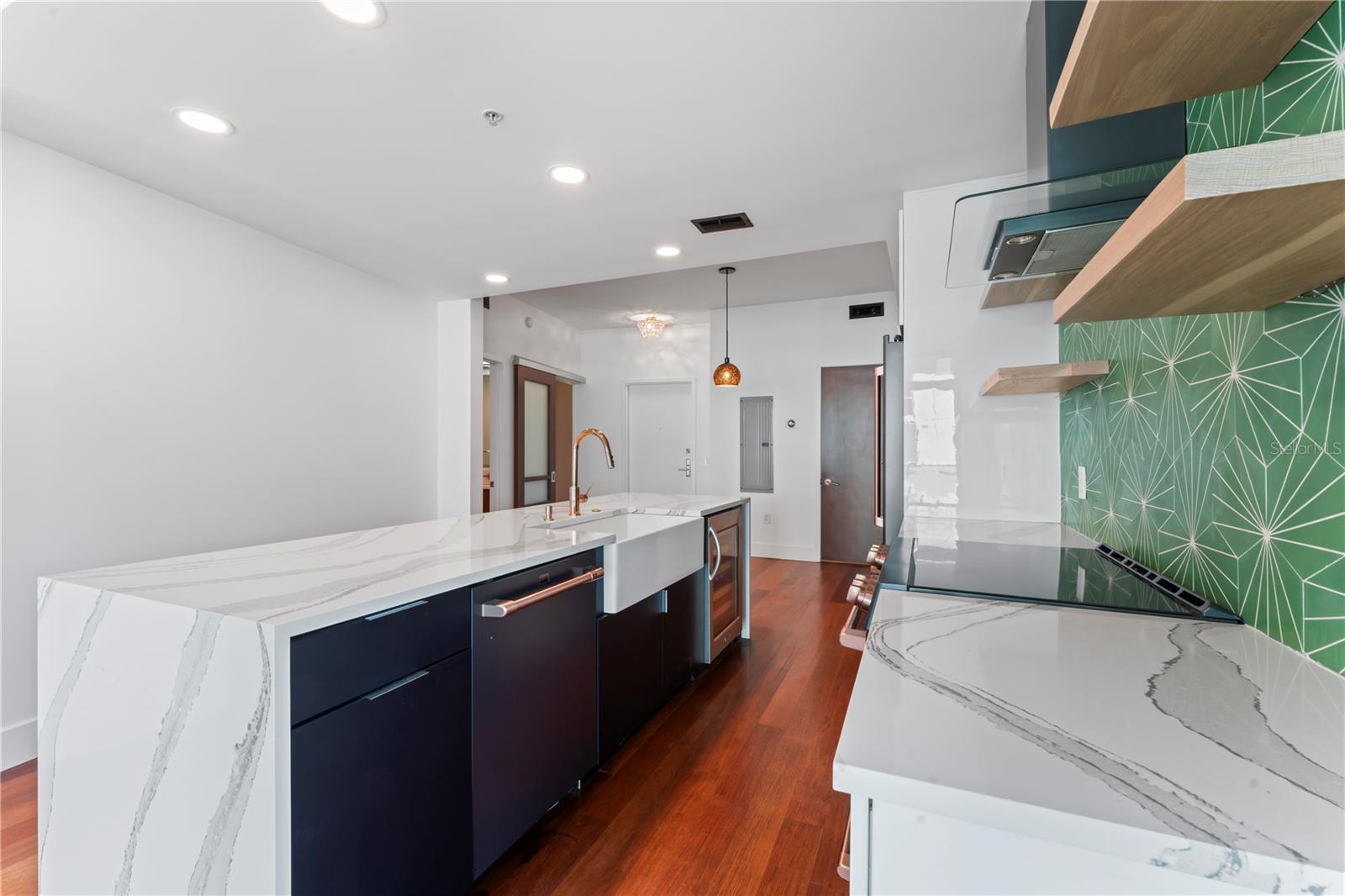 912 CHANNELSIDE DR #2607