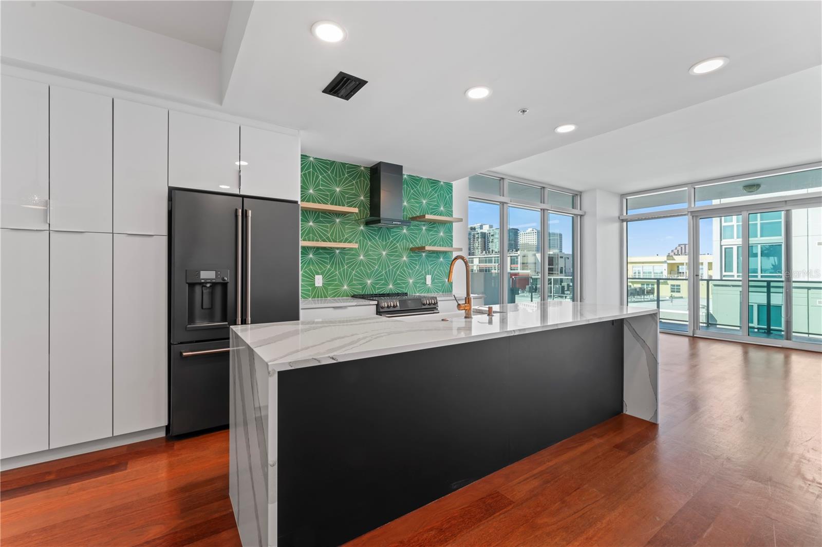 912 CHANNELSIDE DR #2607