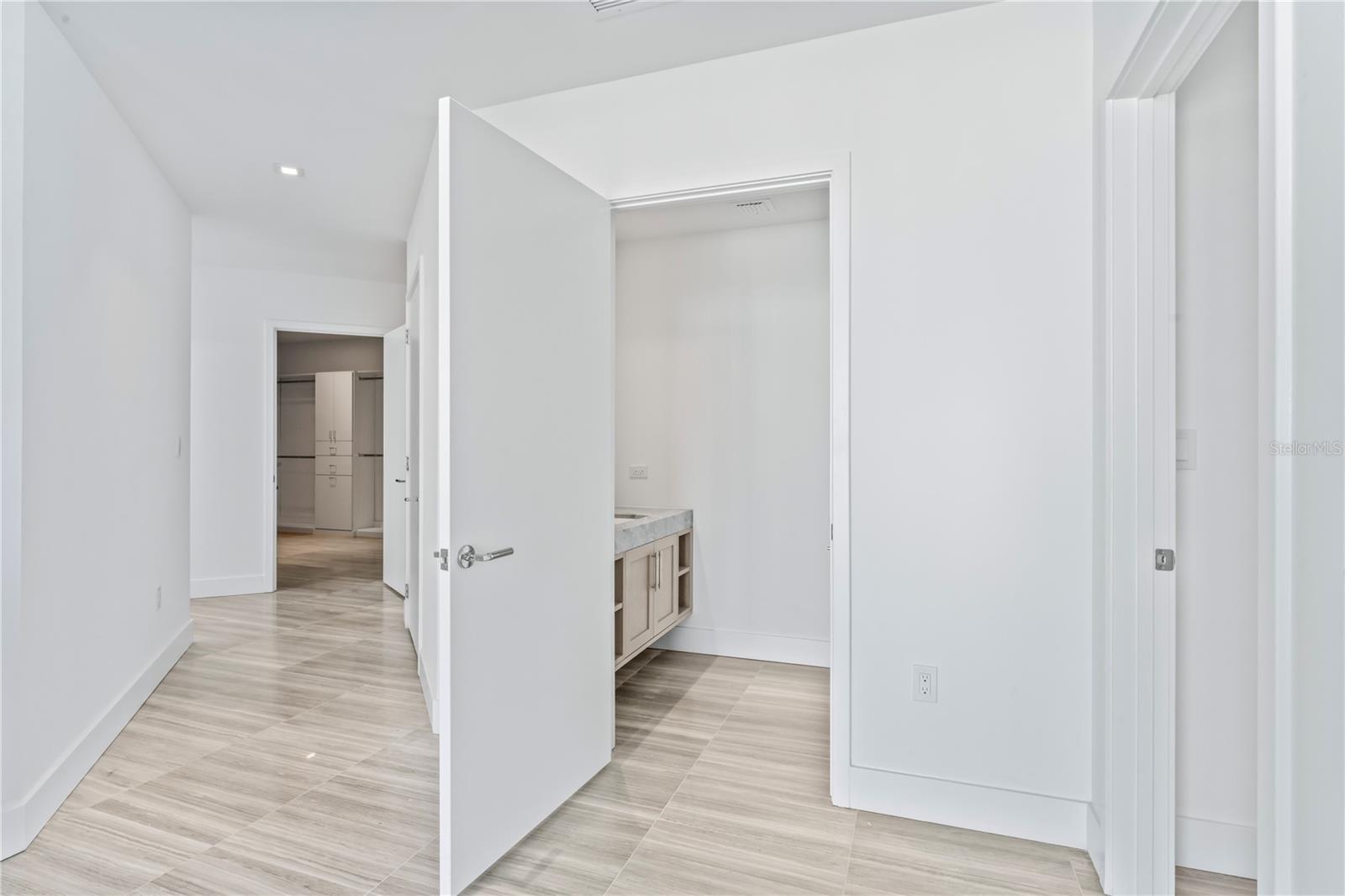 2912 W SANTIAGO ST #1901