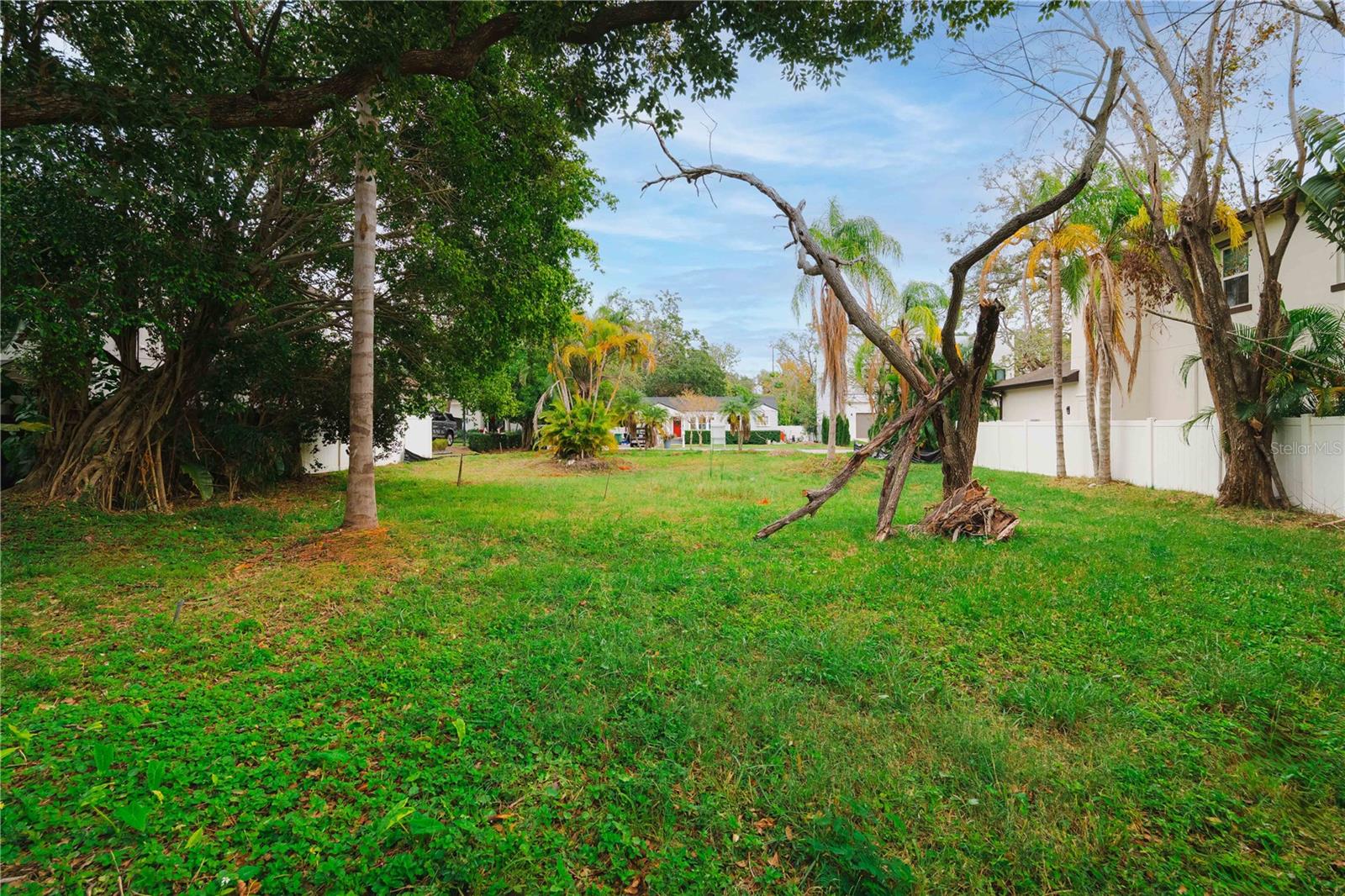 4615 S WOODLYNNE AVE