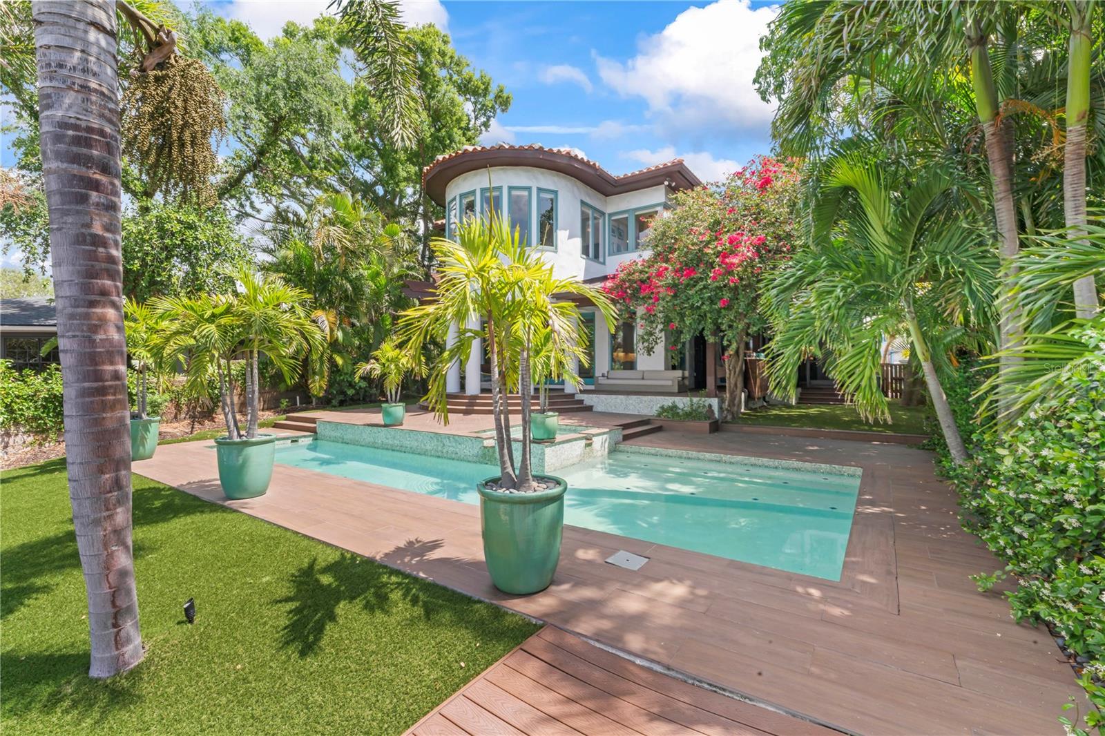 90 BAHAMA CIR
