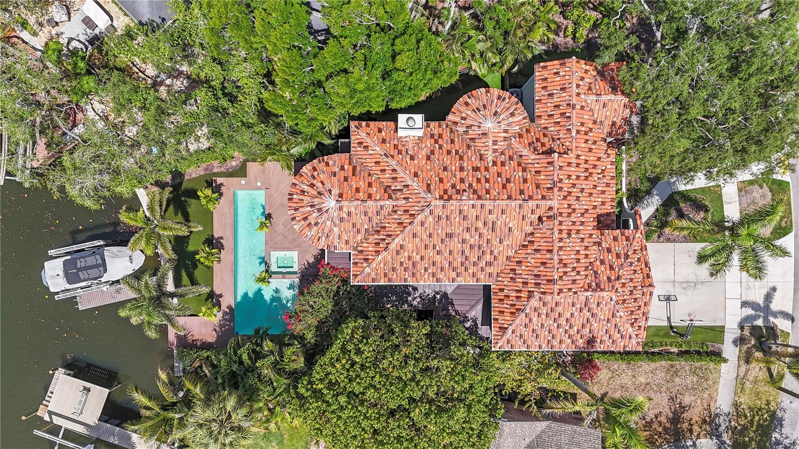 90 BAHAMA CIR
