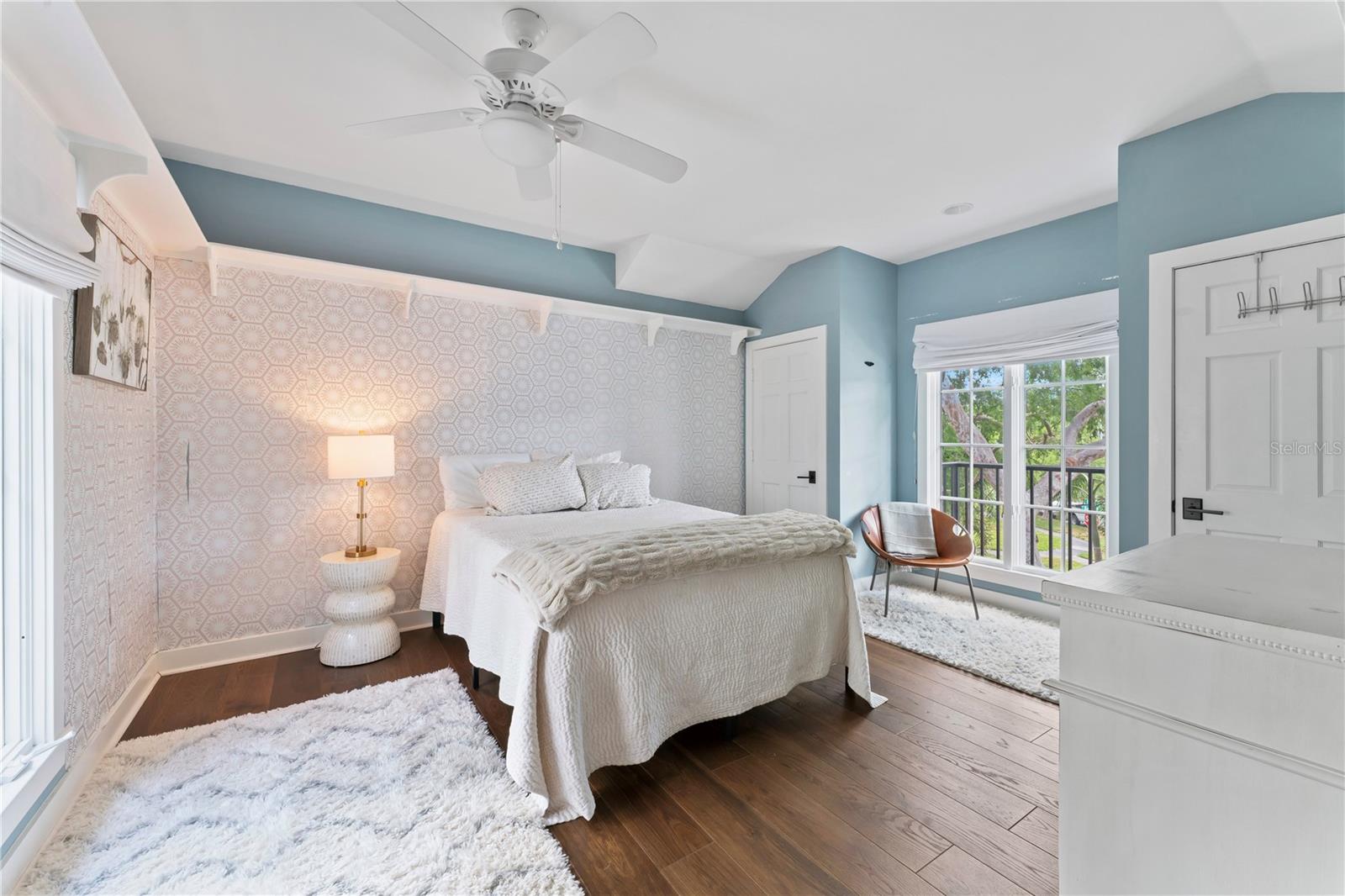 90 BAHAMA CIR