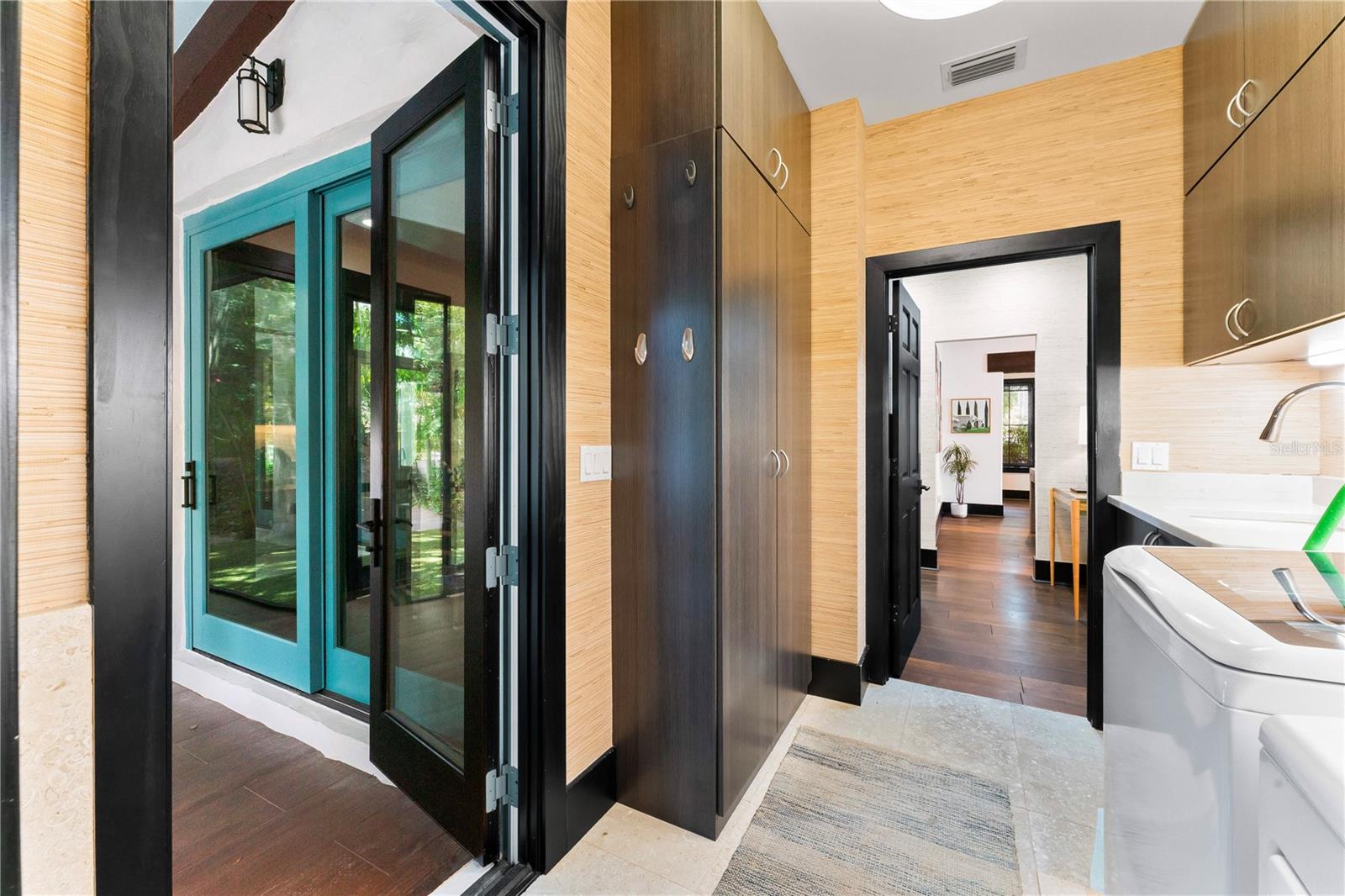 90 BAHAMA CIR