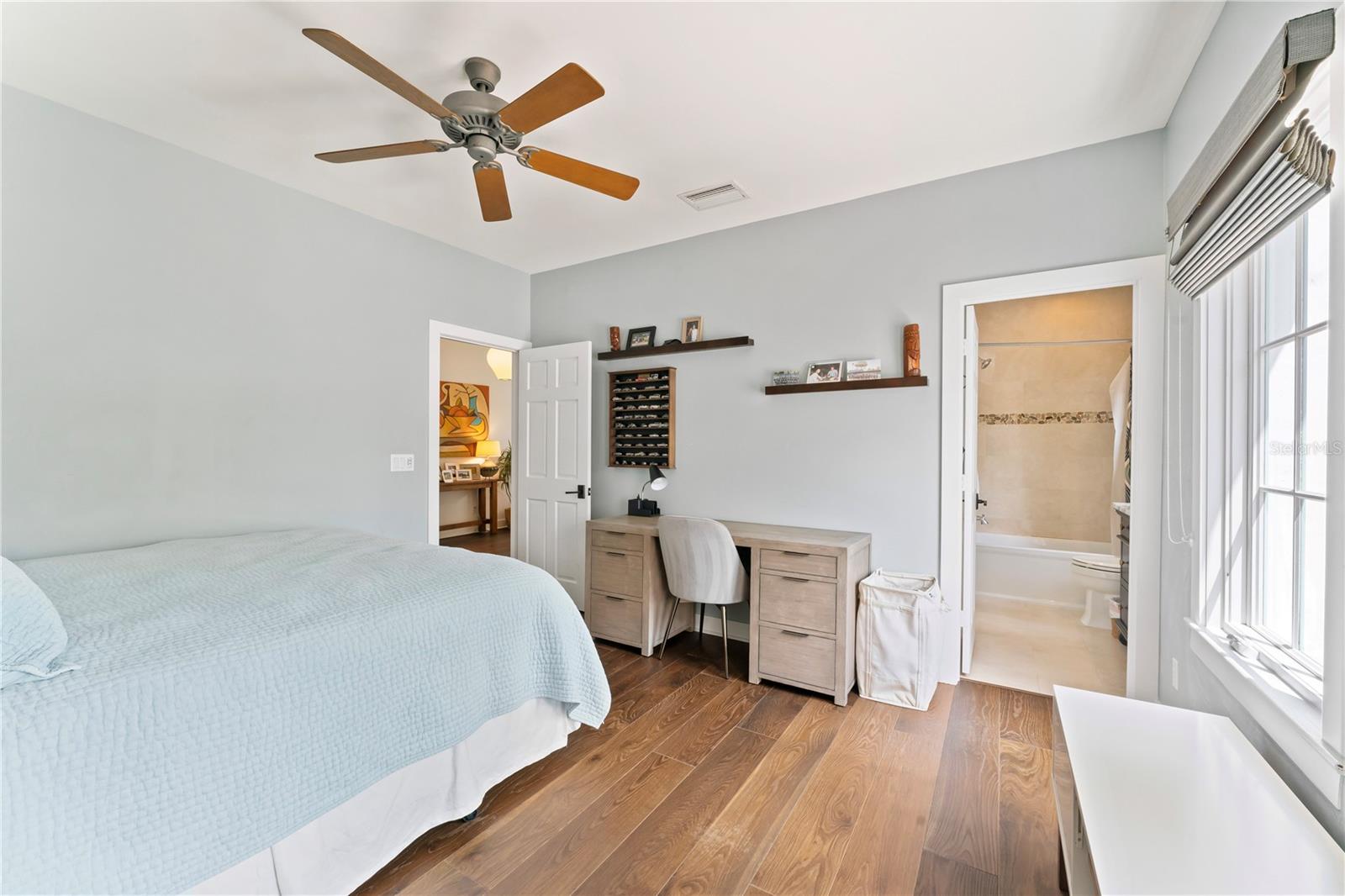 90 BAHAMA CIR