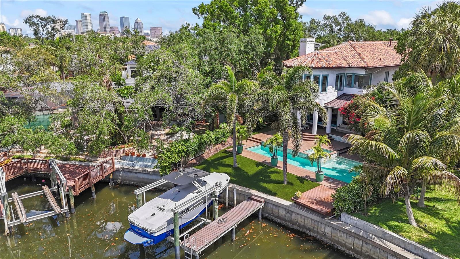 90 BAHAMA CIR