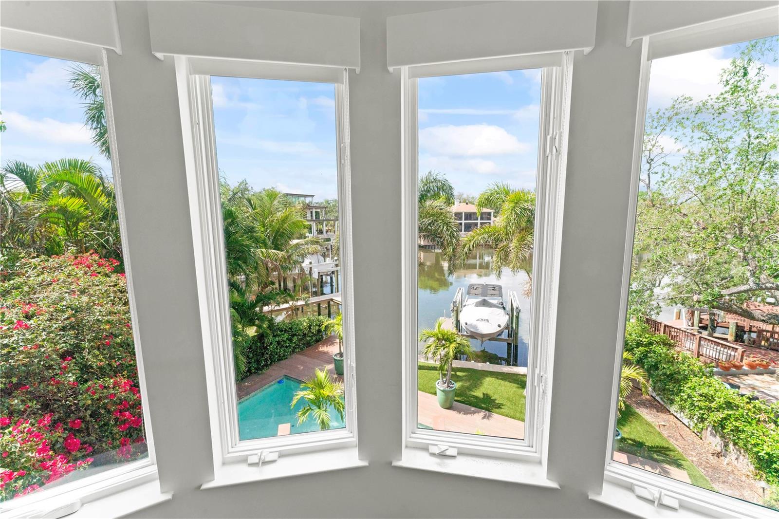 90 BAHAMA CIR