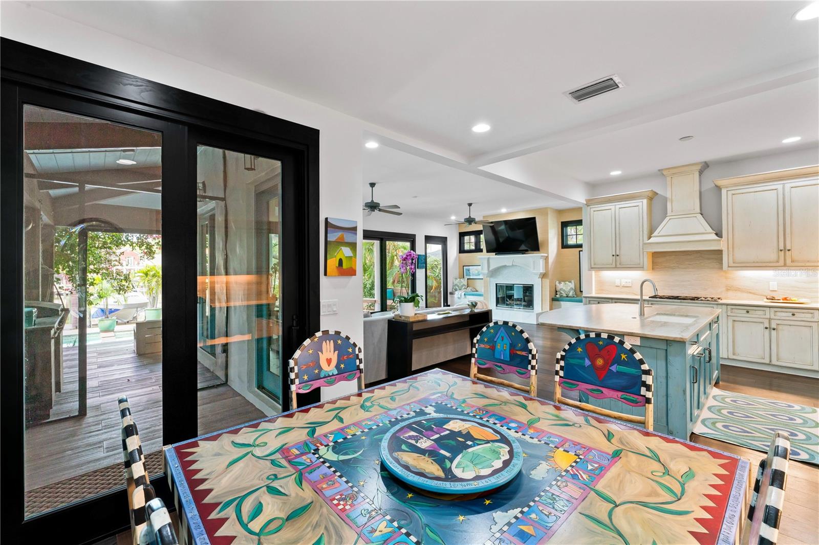 90 BAHAMA CIR