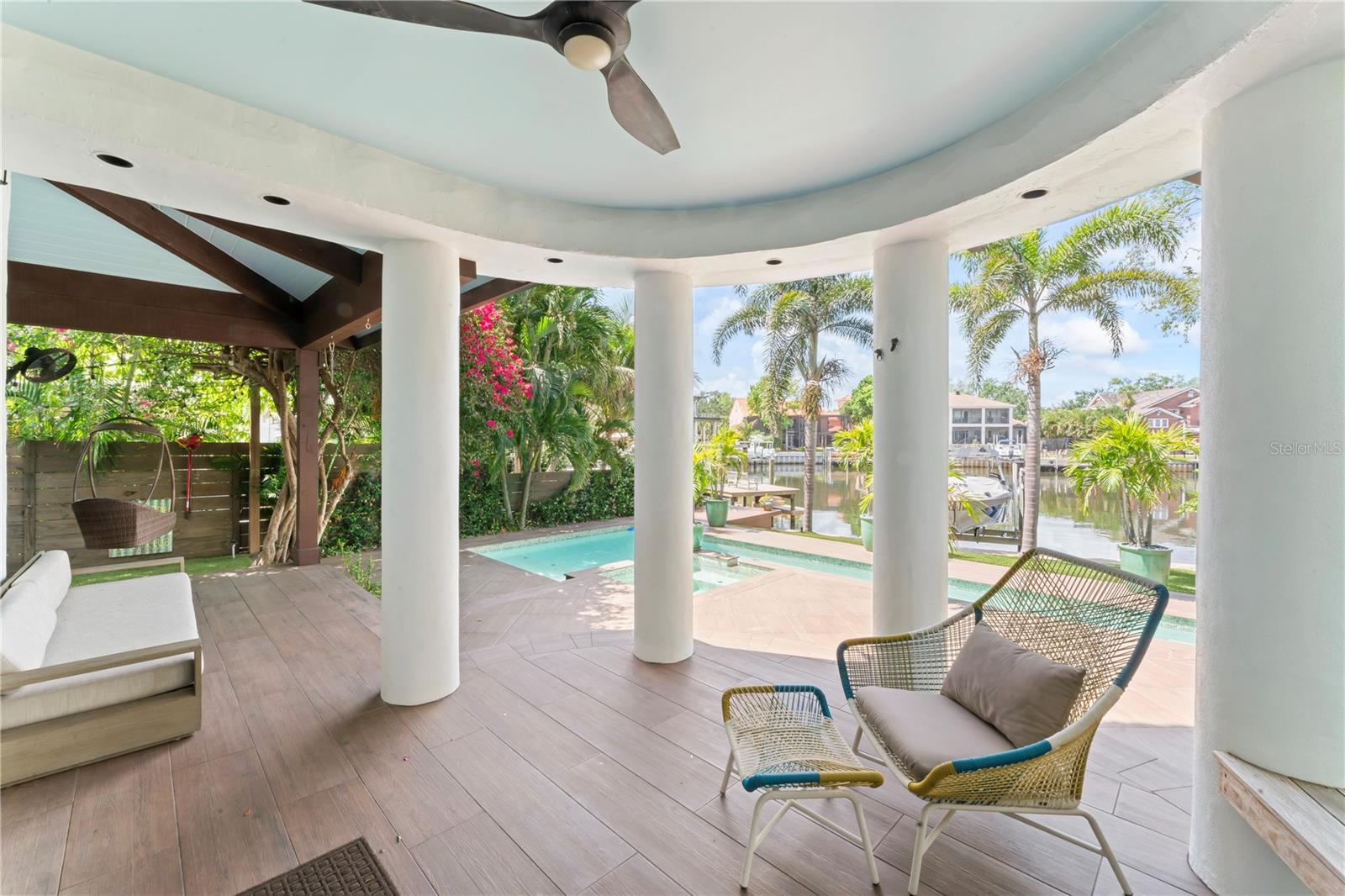 90 BAHAMA CIR
