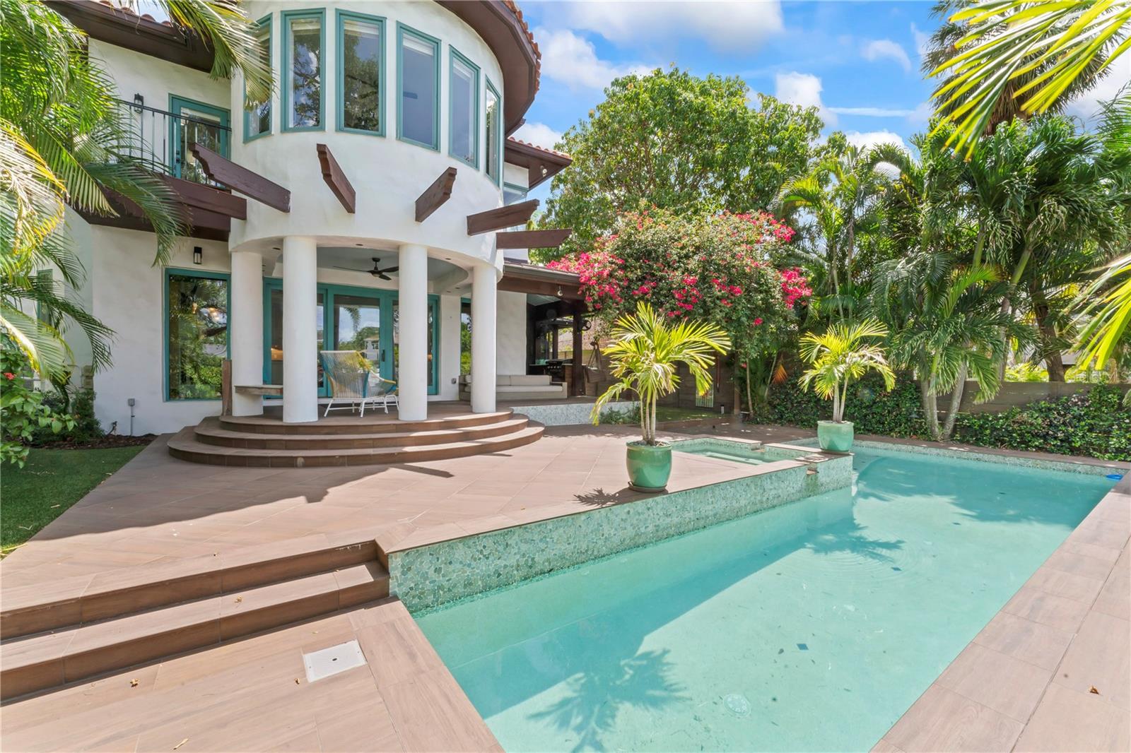 90 BAHAMA CIR