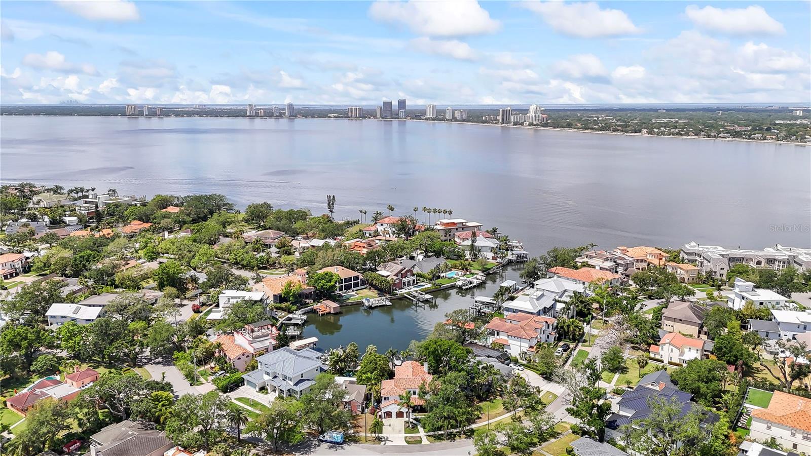 90 BAHAMA CIR