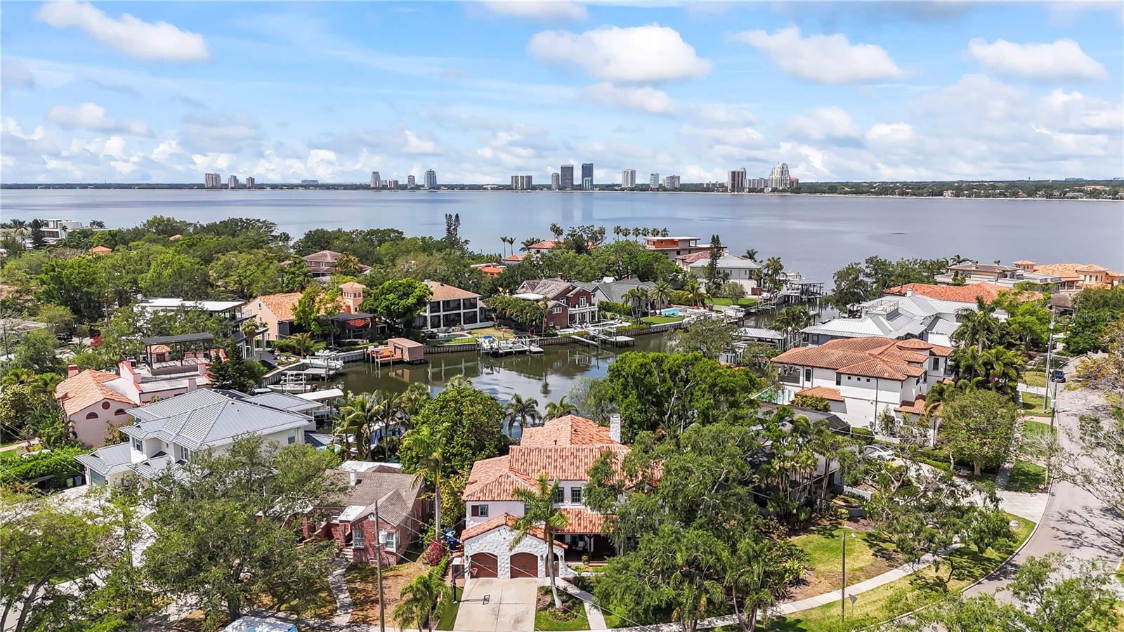 90 BAHAMA CIR
