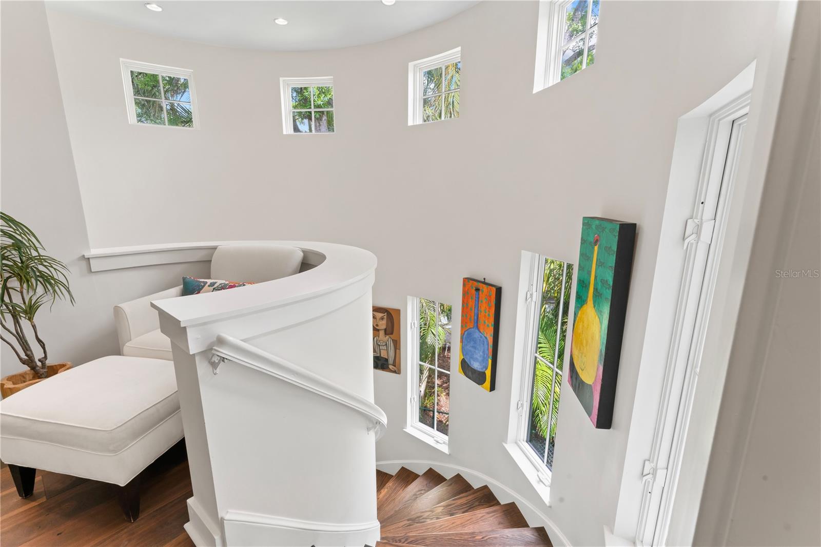 90 BAHAMA CIR