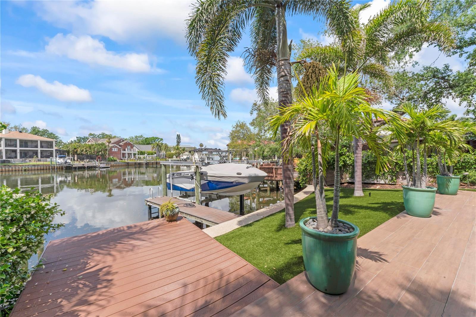 90 BAHAMA CIR
