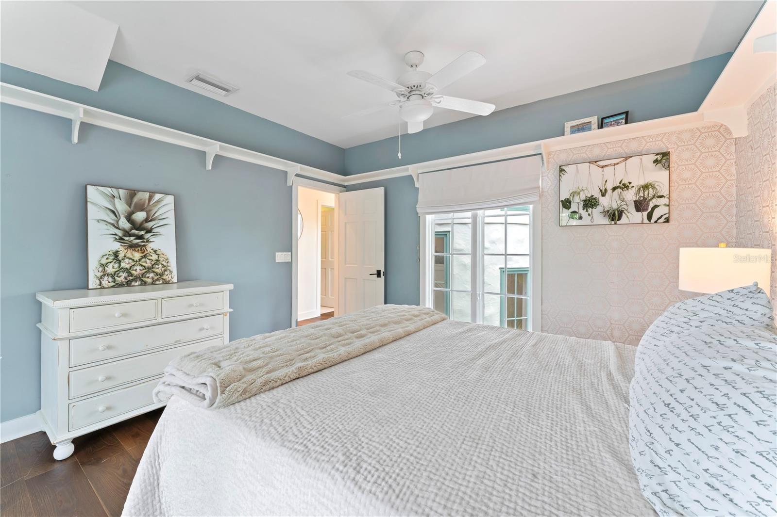 90 BAHAMA CIR