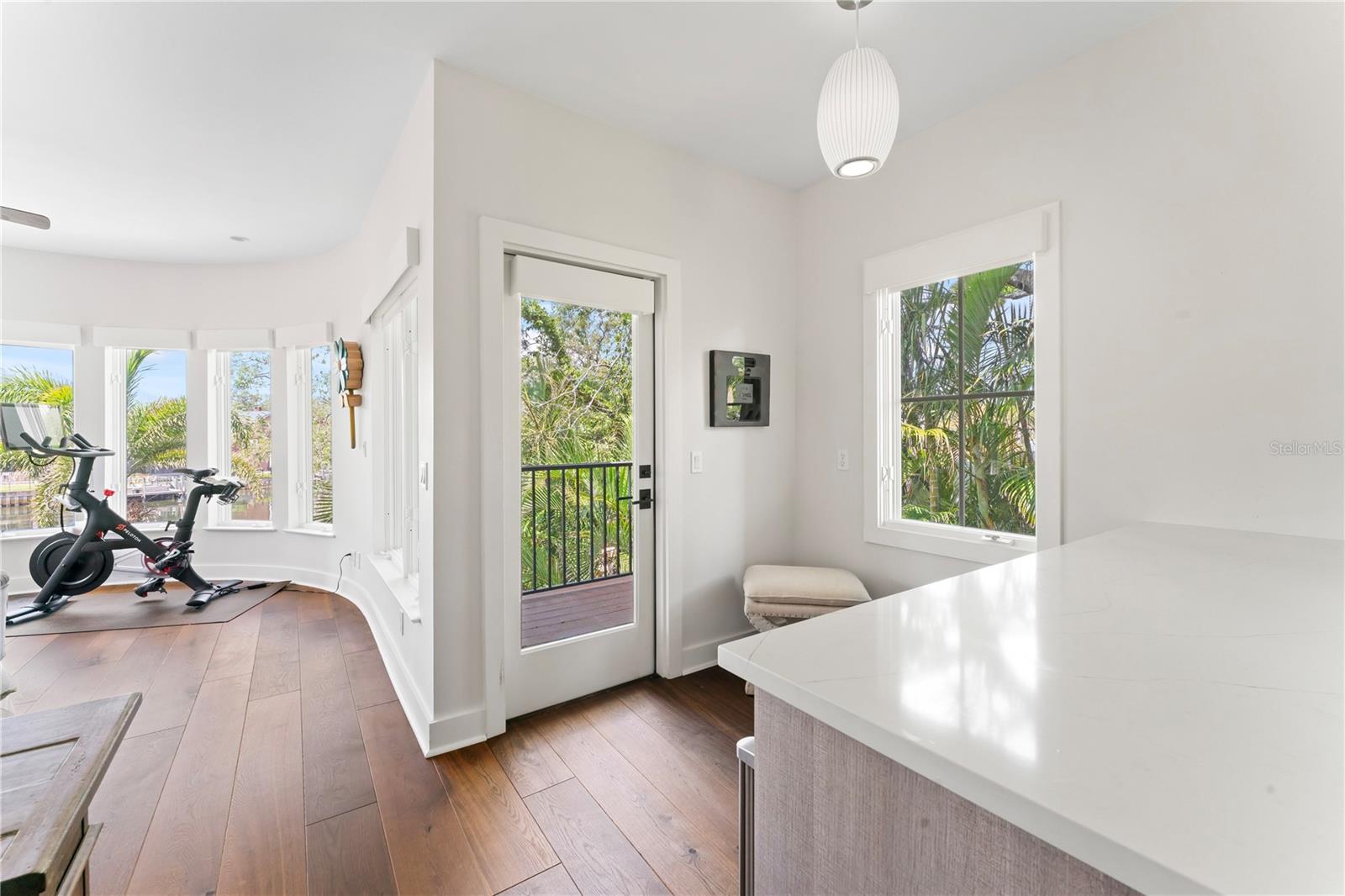 90 BAHAMA CIR