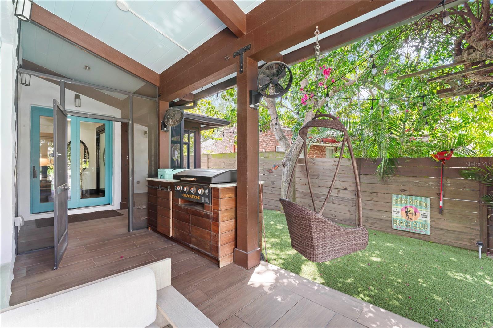 90 BAHAMA CIR