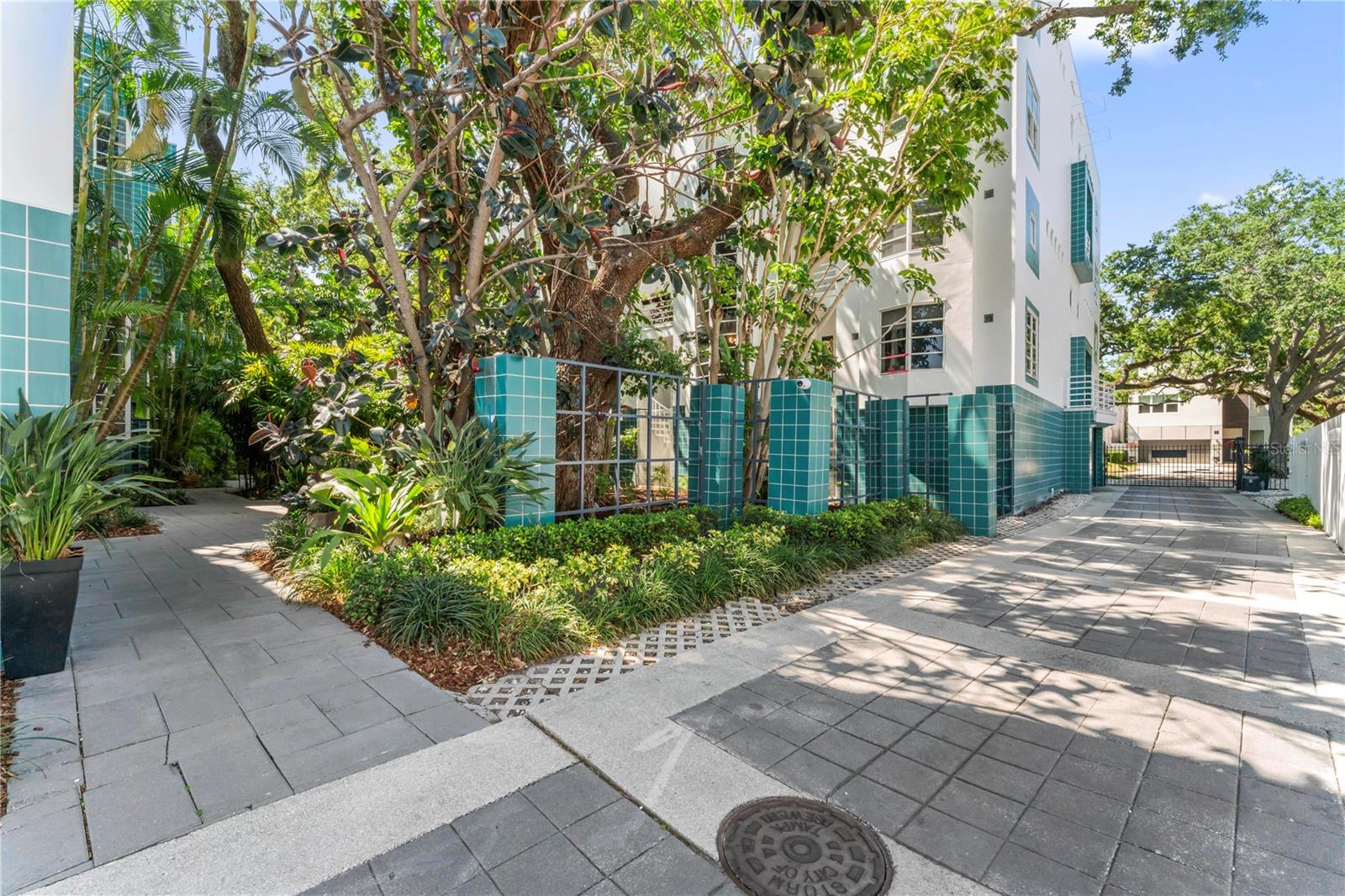 4950 BAYSHORE BLVD #27