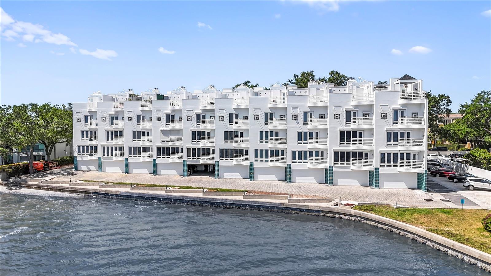 4950 BAYSHORE BLVD #27