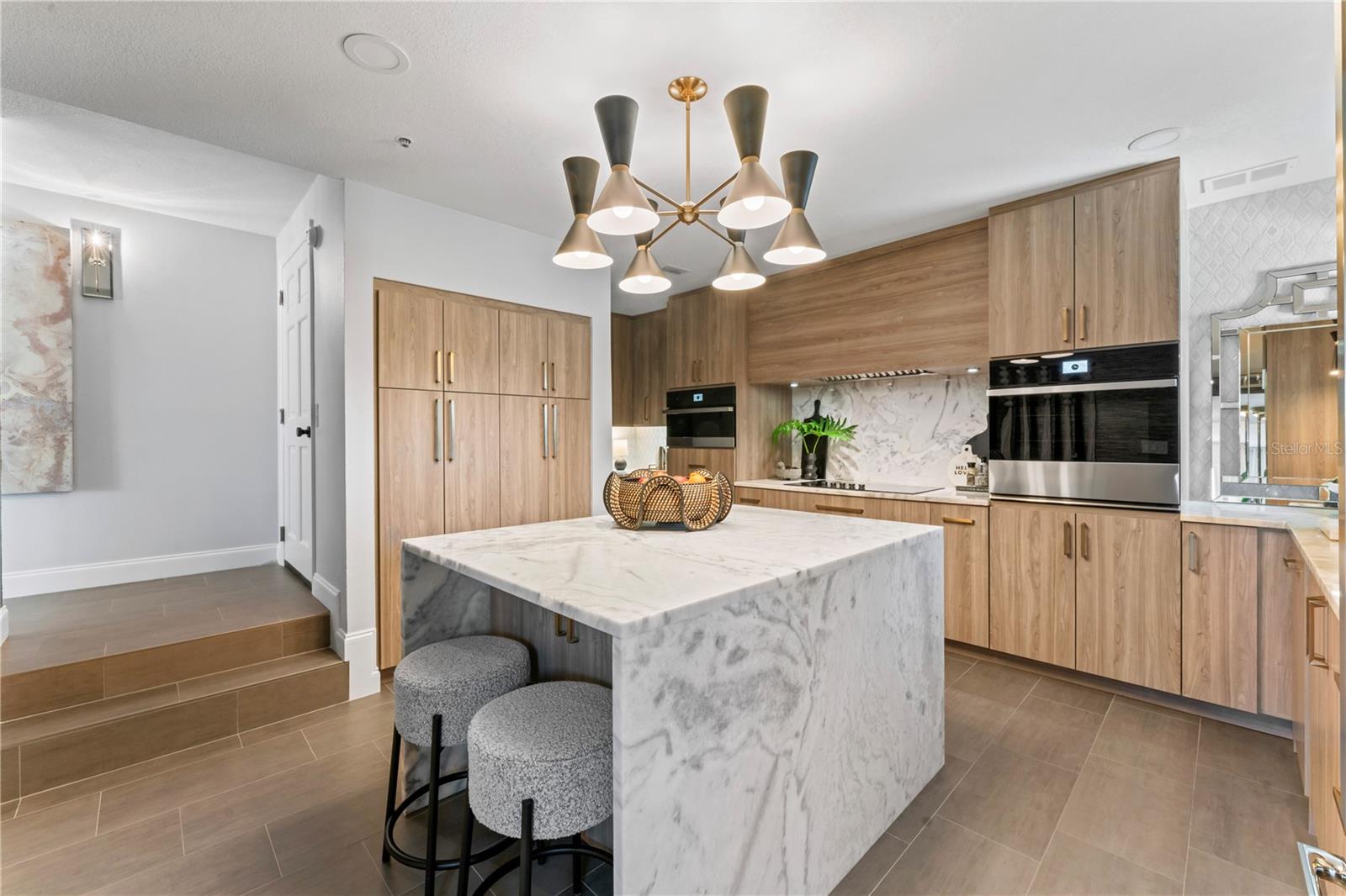 4950 BAYSHORE BLVD #27