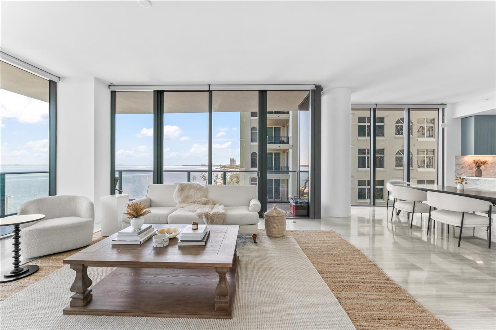 2912 W SANTIAGO ST #404