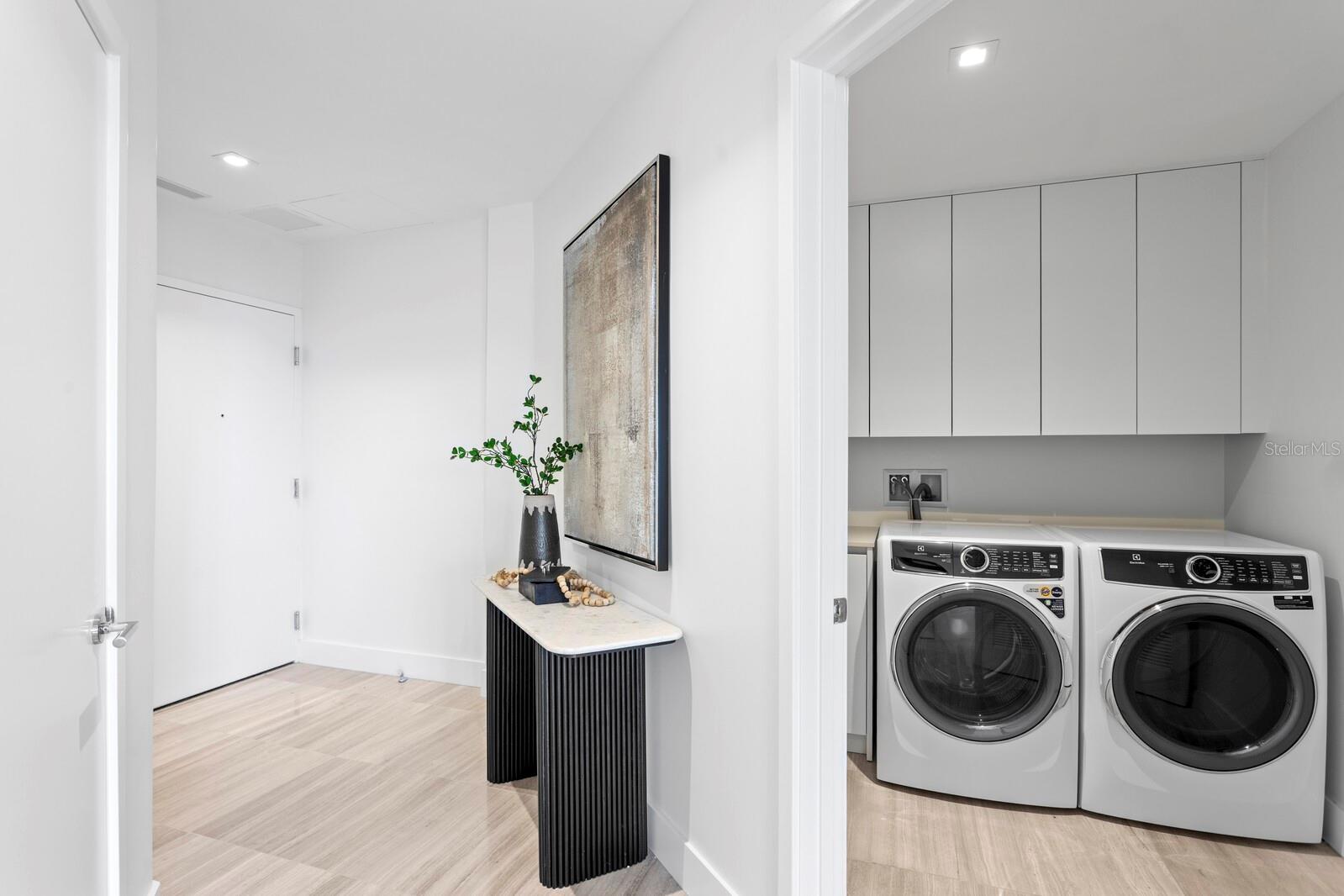 2912 SANTIAGO ST #1201