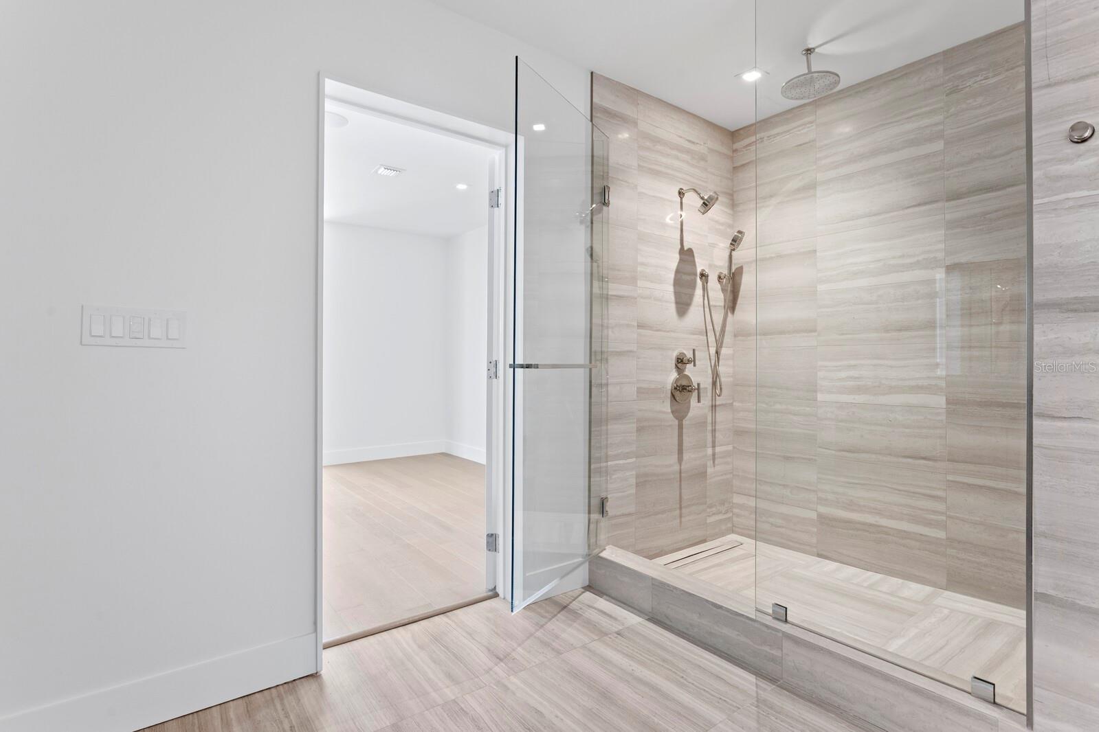 2912 SANTIAGO ST #1201