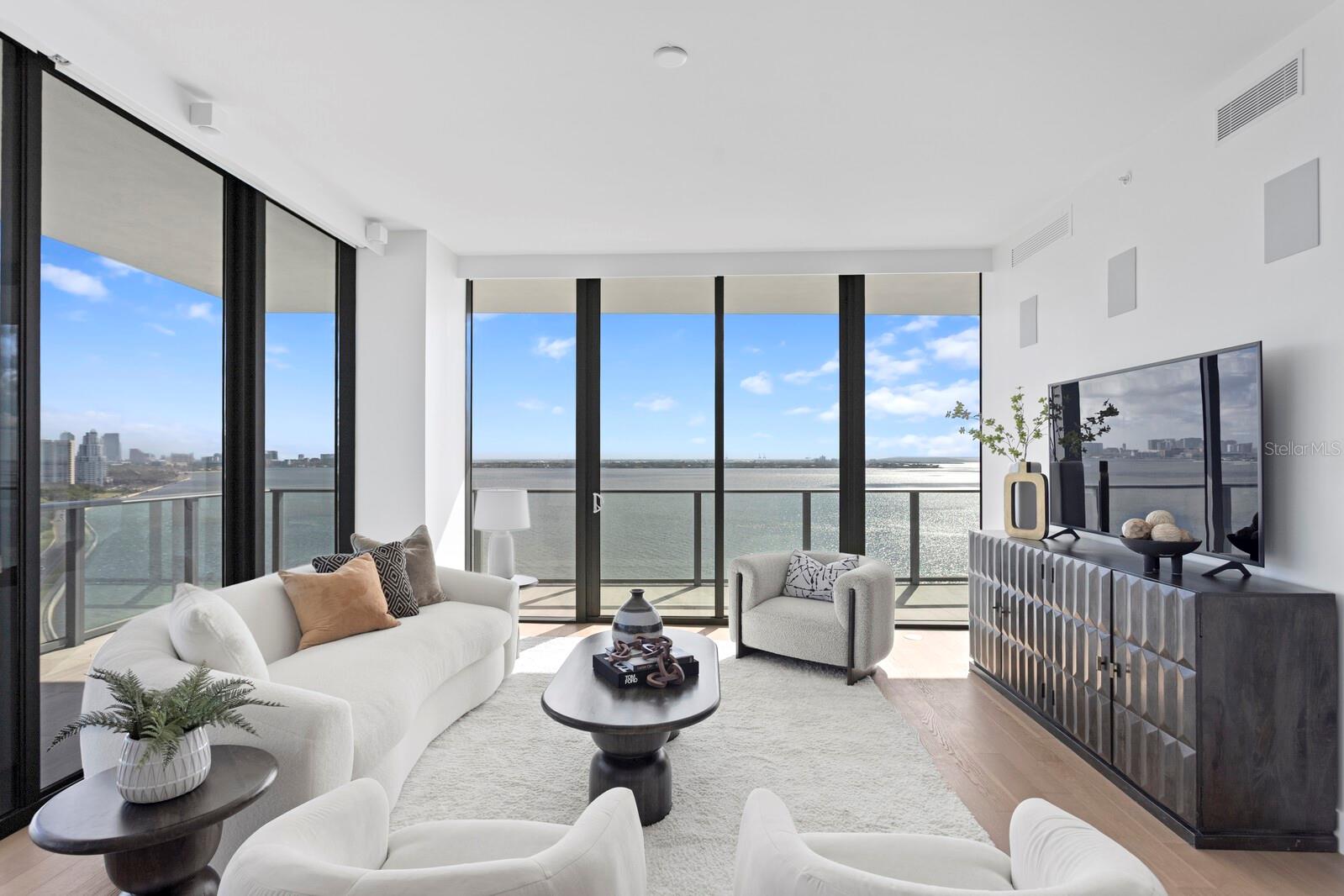 2912 SANTIAGO ST #1201