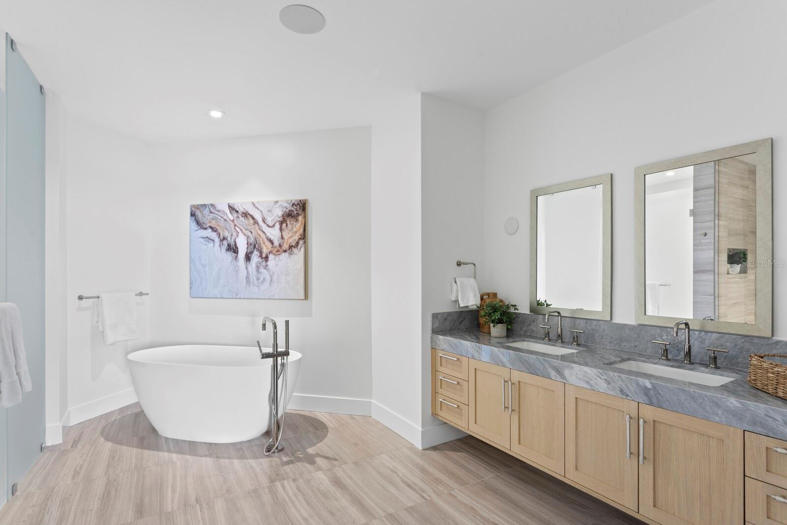 2912 SANTIAGO ST #1201