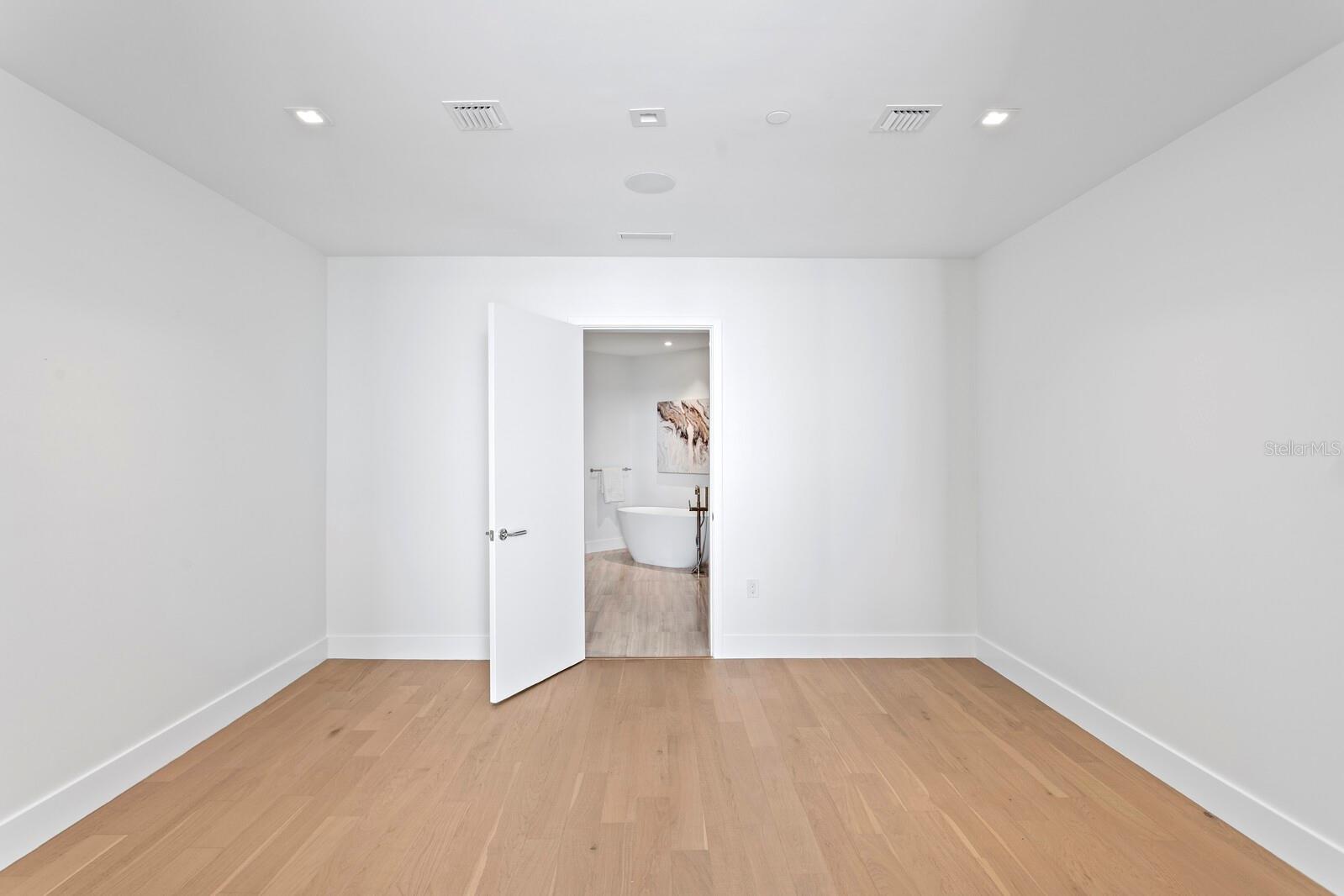 2912 SANTIAGO ST #1201