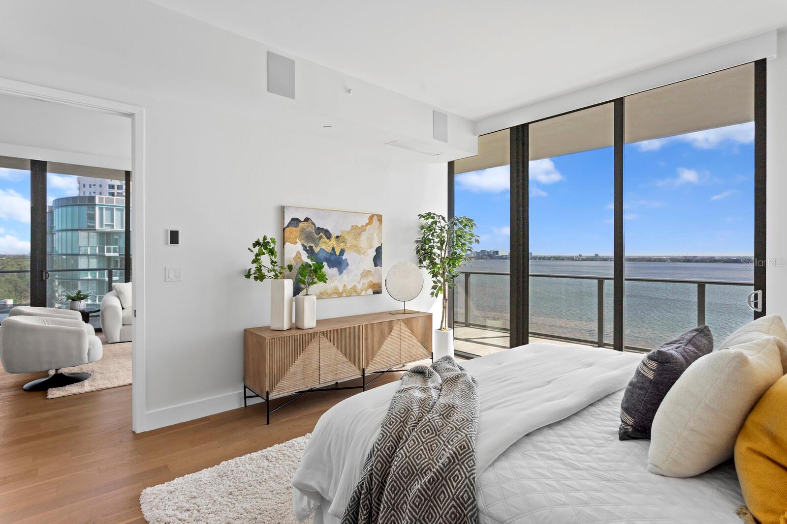 2912 SANTIAGO ST #1201