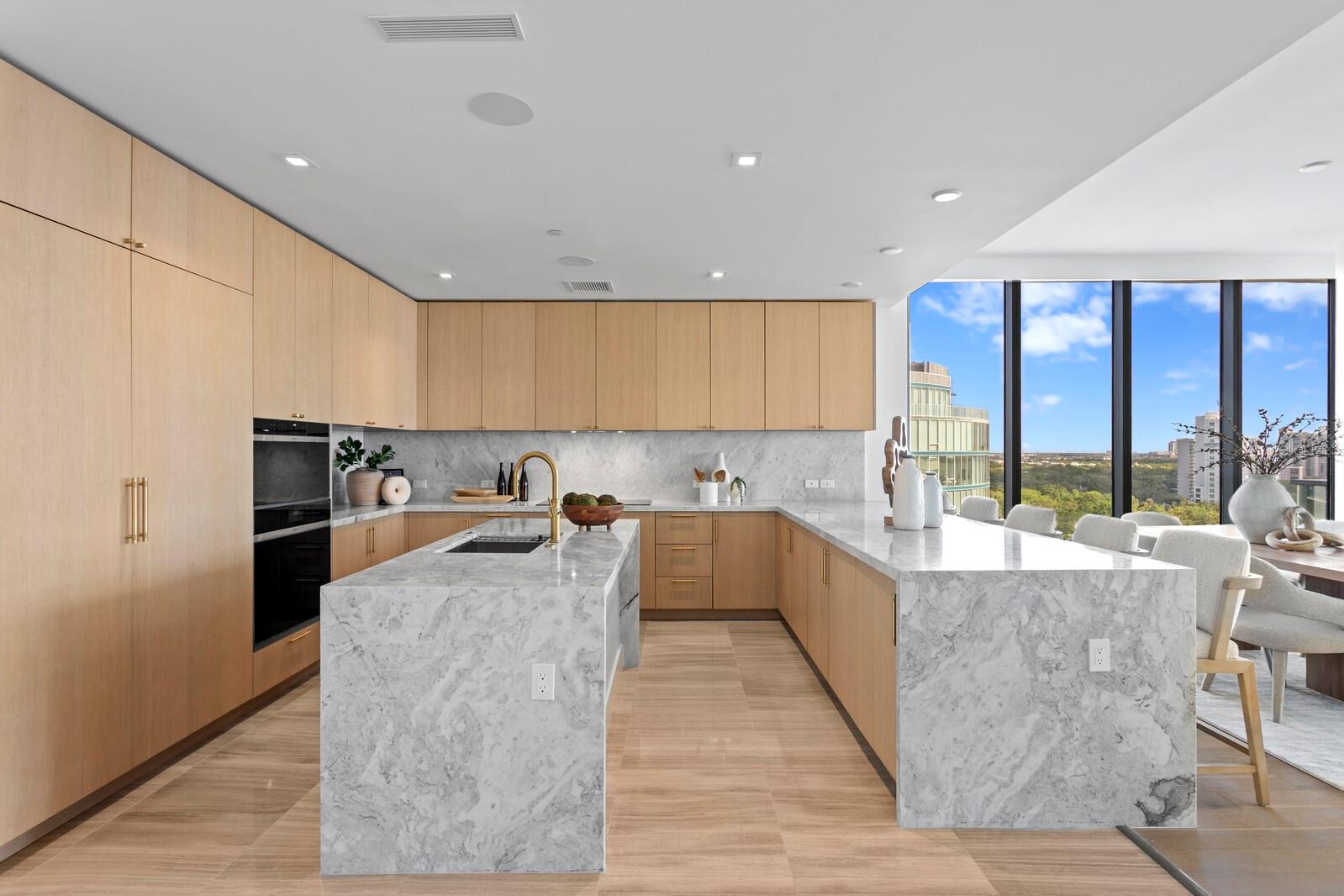 2912 SANTIAGO ST #1201