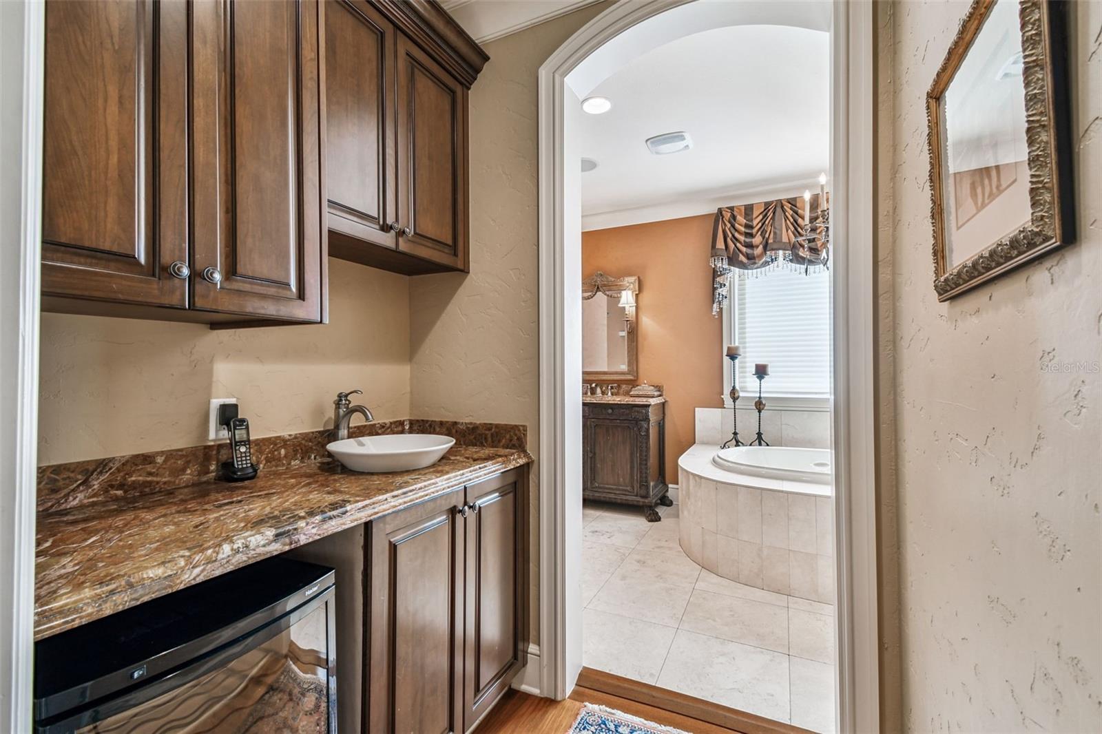 2802 BAYPOINTE CIR