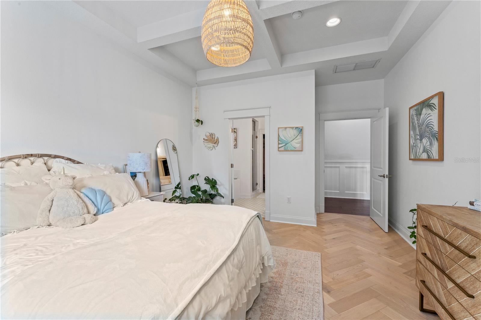 3207 W MORRISON AVE