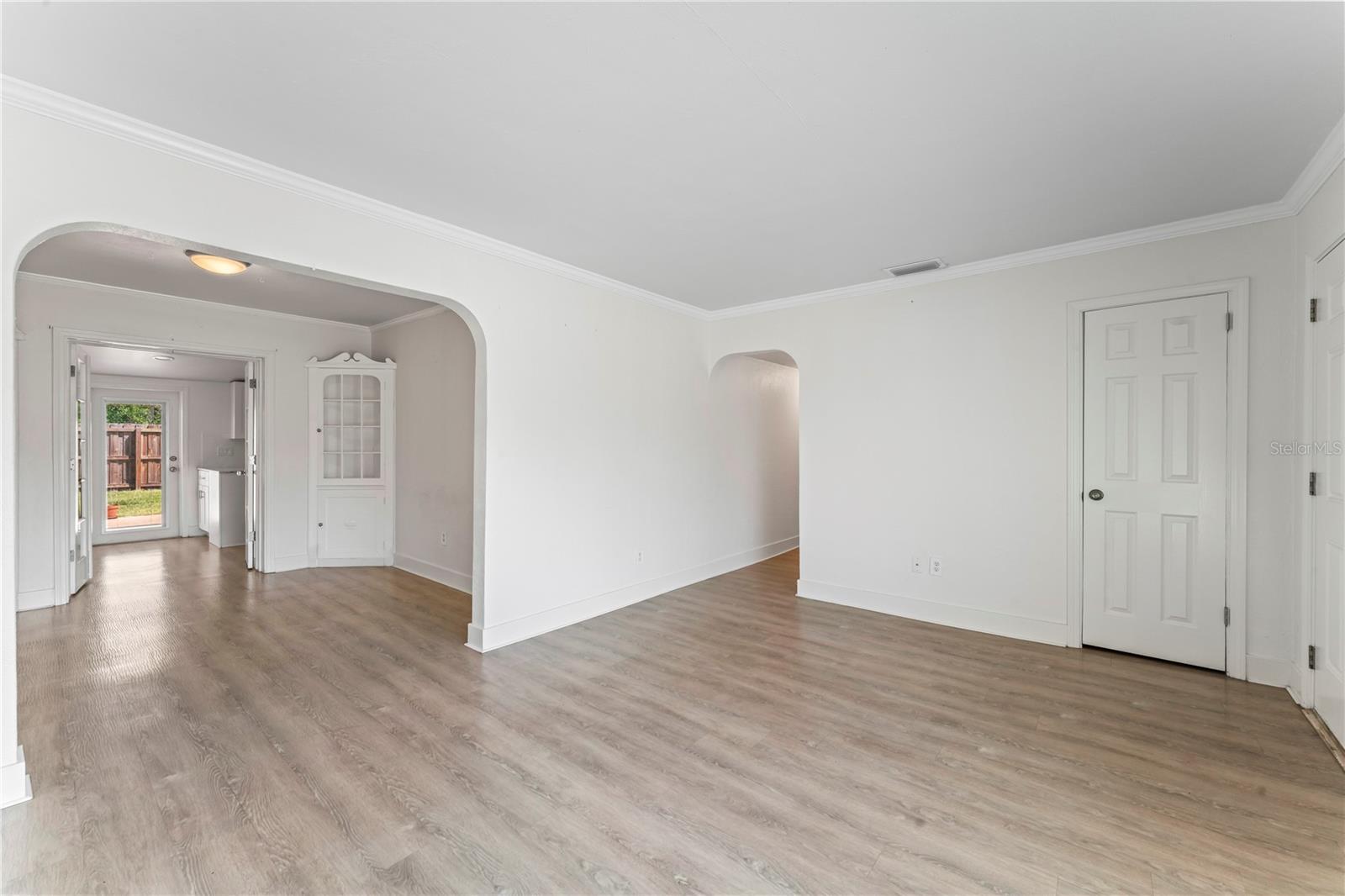 4011 W EL PRADO BLVD