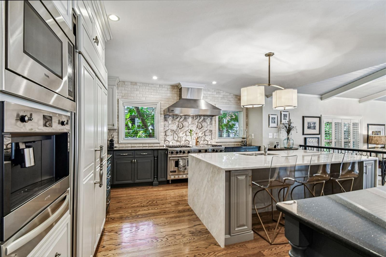 2807 W PARKLAND BLVD