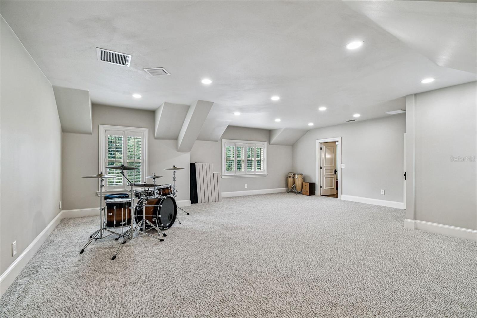 2807 W PARKLAND BLVD