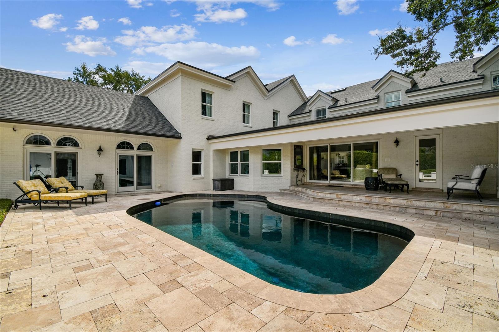 2807 W PARKLAND BLVD