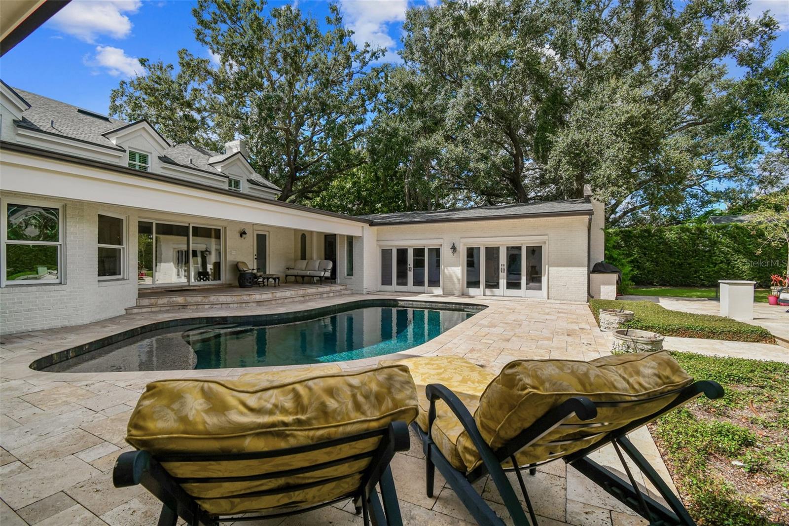 2807 W PARKLAND BLVD