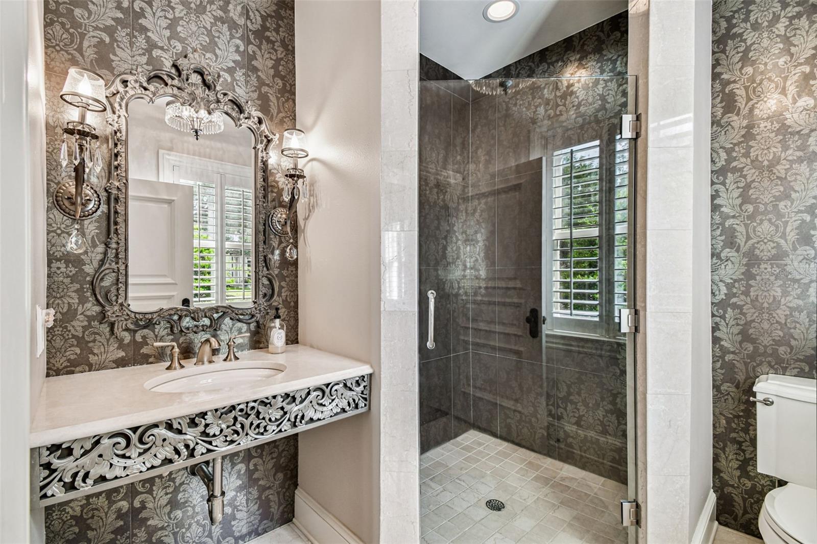 2807 W PARKLAND BLVD