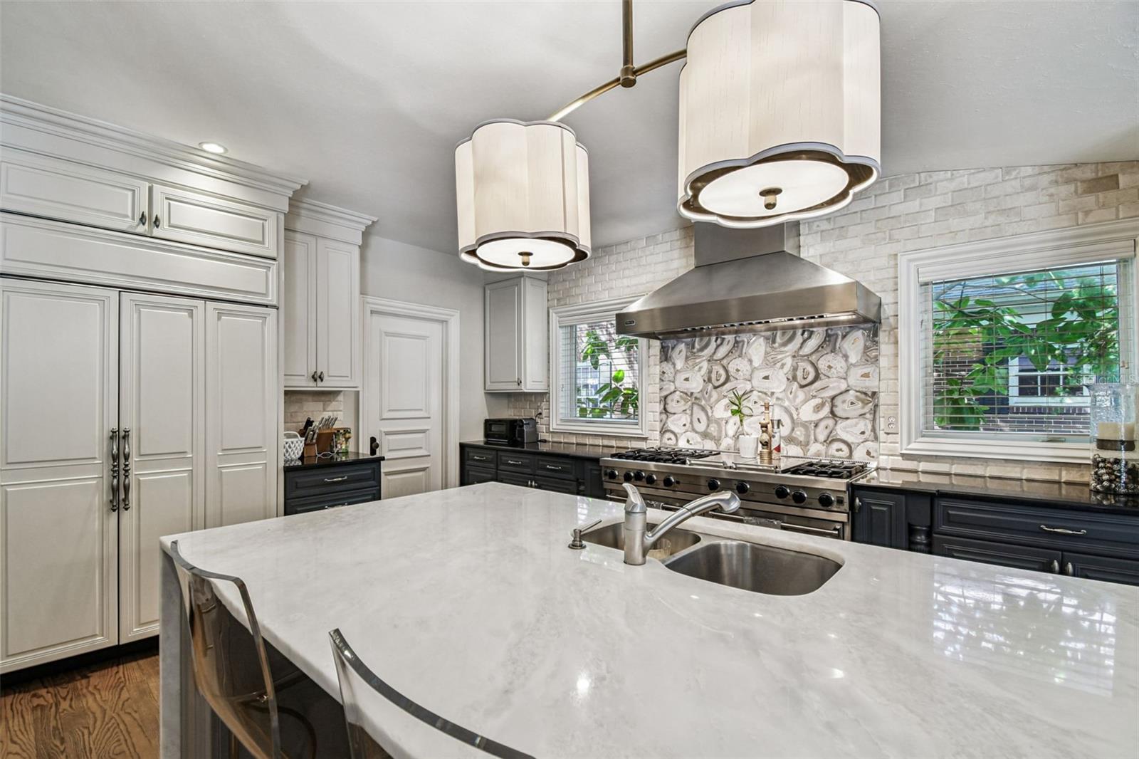 2807 W PARKLAND BLVD