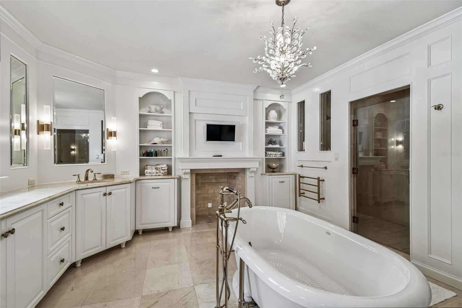 2807 W PARKLAND BLVD