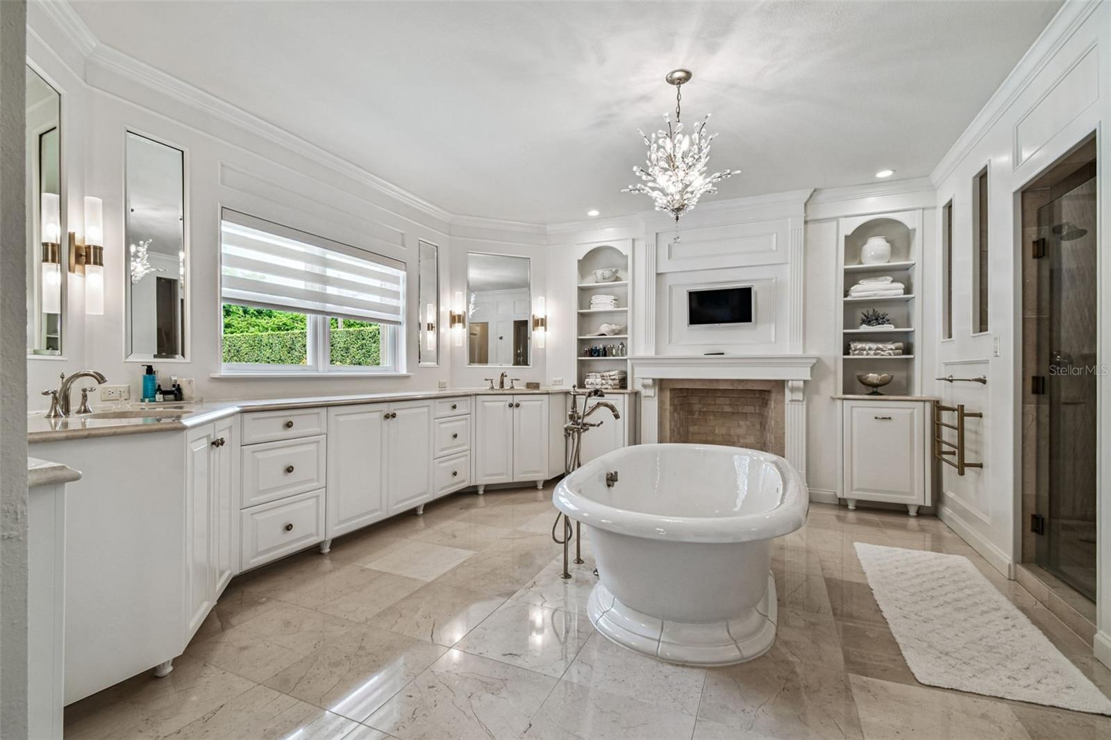 2807 W PARKLAND BLVD