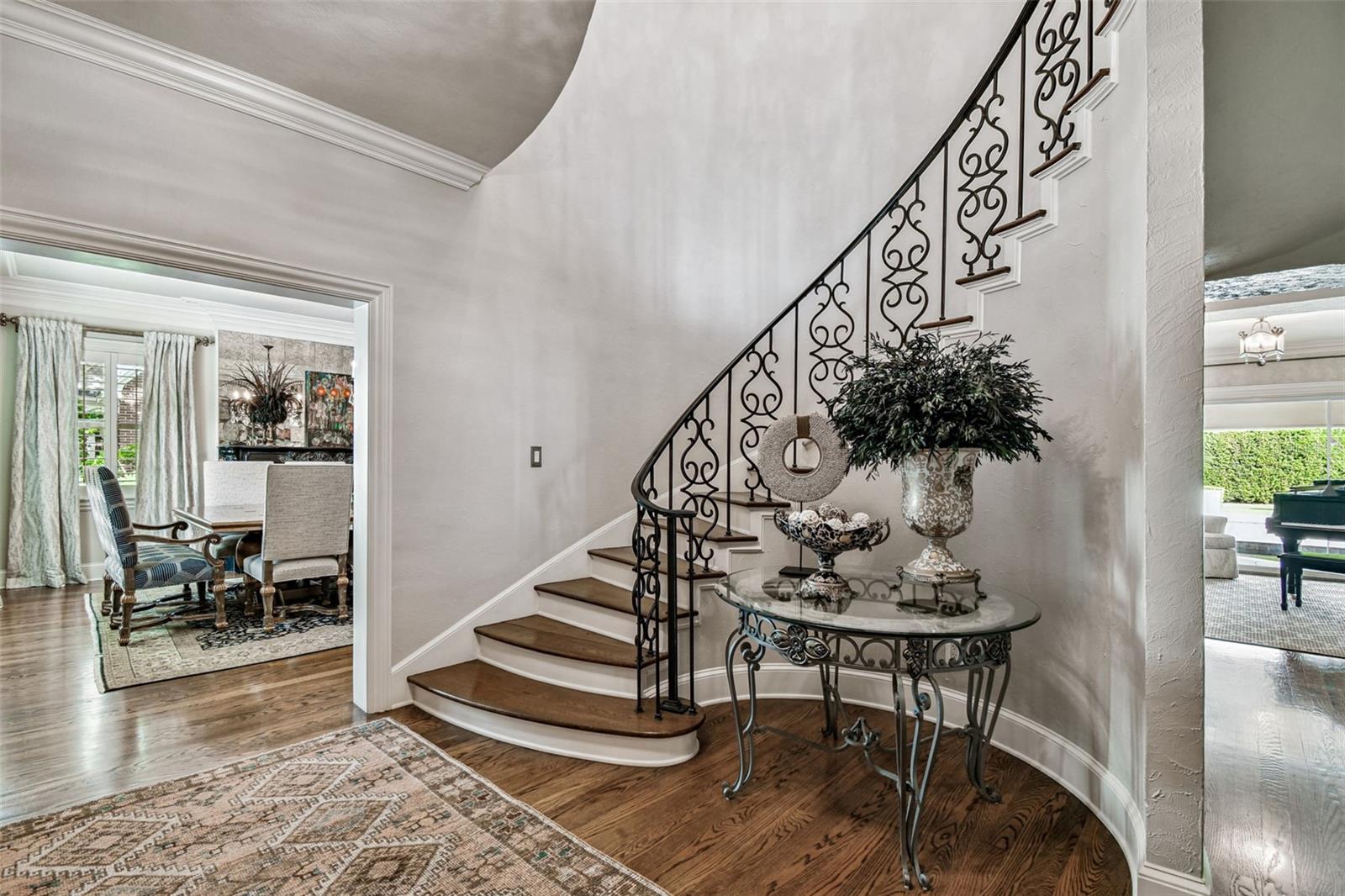 2807 W PARKLAND BLVD