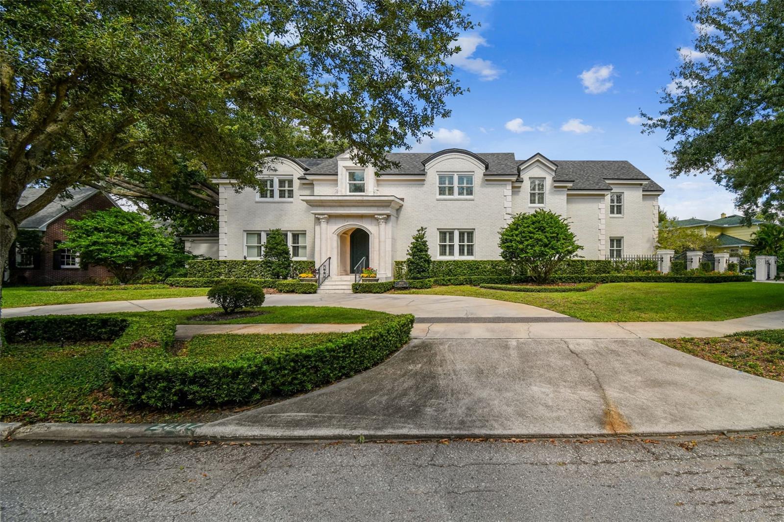 2807 W PARKLAND BLVD