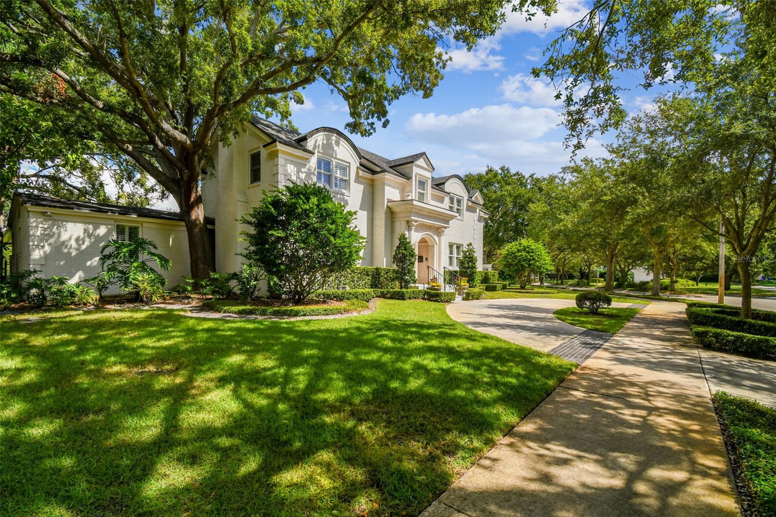 2807 W PARKLAND BLVD