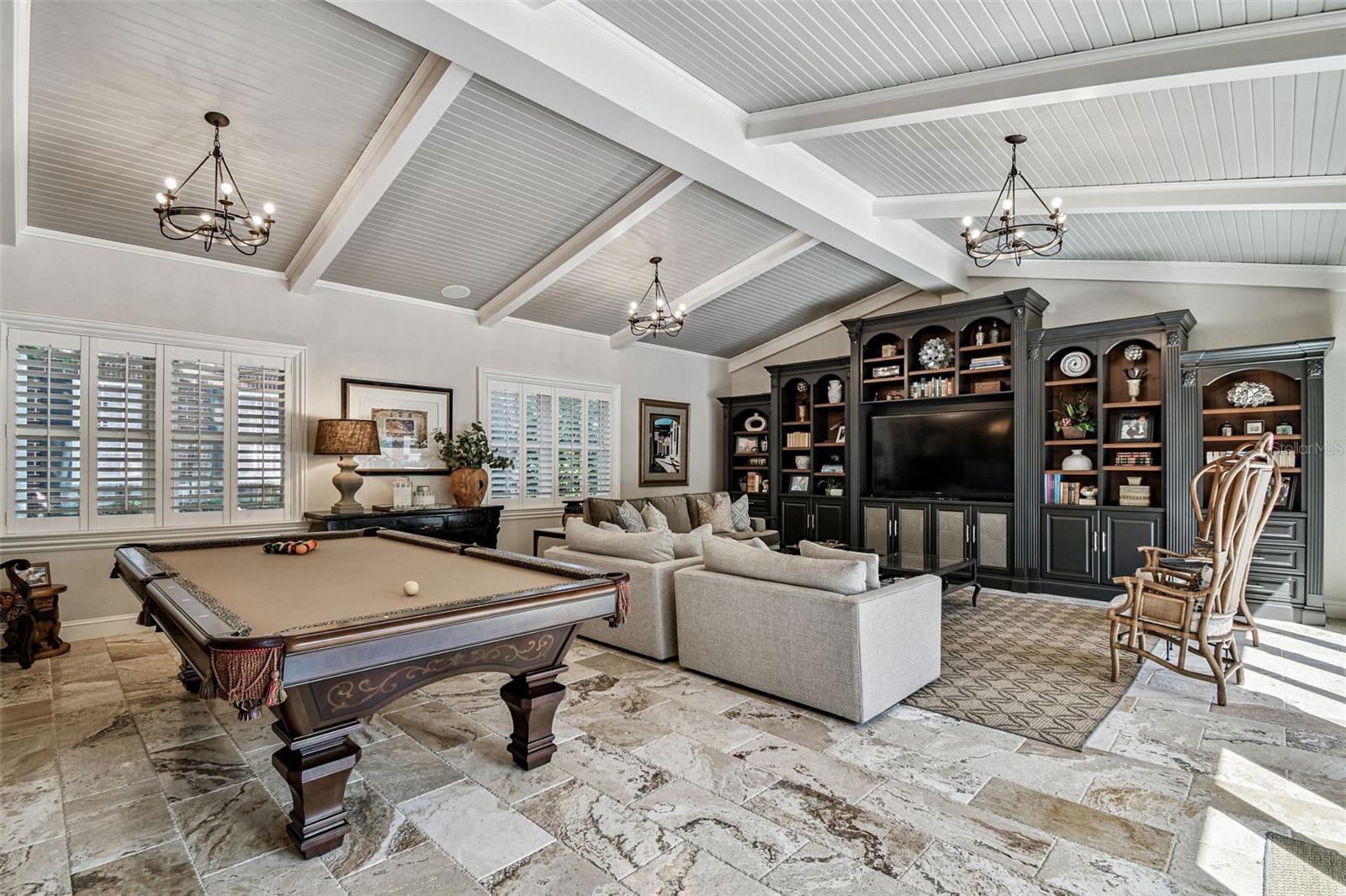 2807 W PARKLAND BLVD